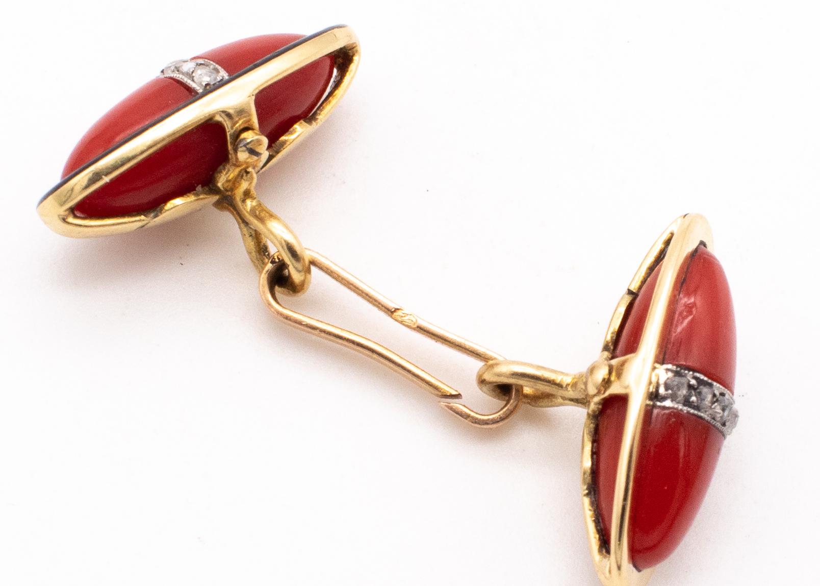 French 1930 Art Deco Cufflinks in 18Kt Gold and Platinum Ox Blood Coral Diamonds In Excellent Condition For Sale In Miami, FL