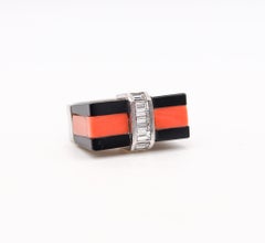 French 1930 Art Deco Geometric Coral Onyx Ring 18Kt Gold With 1.20 Ctw Diamonds