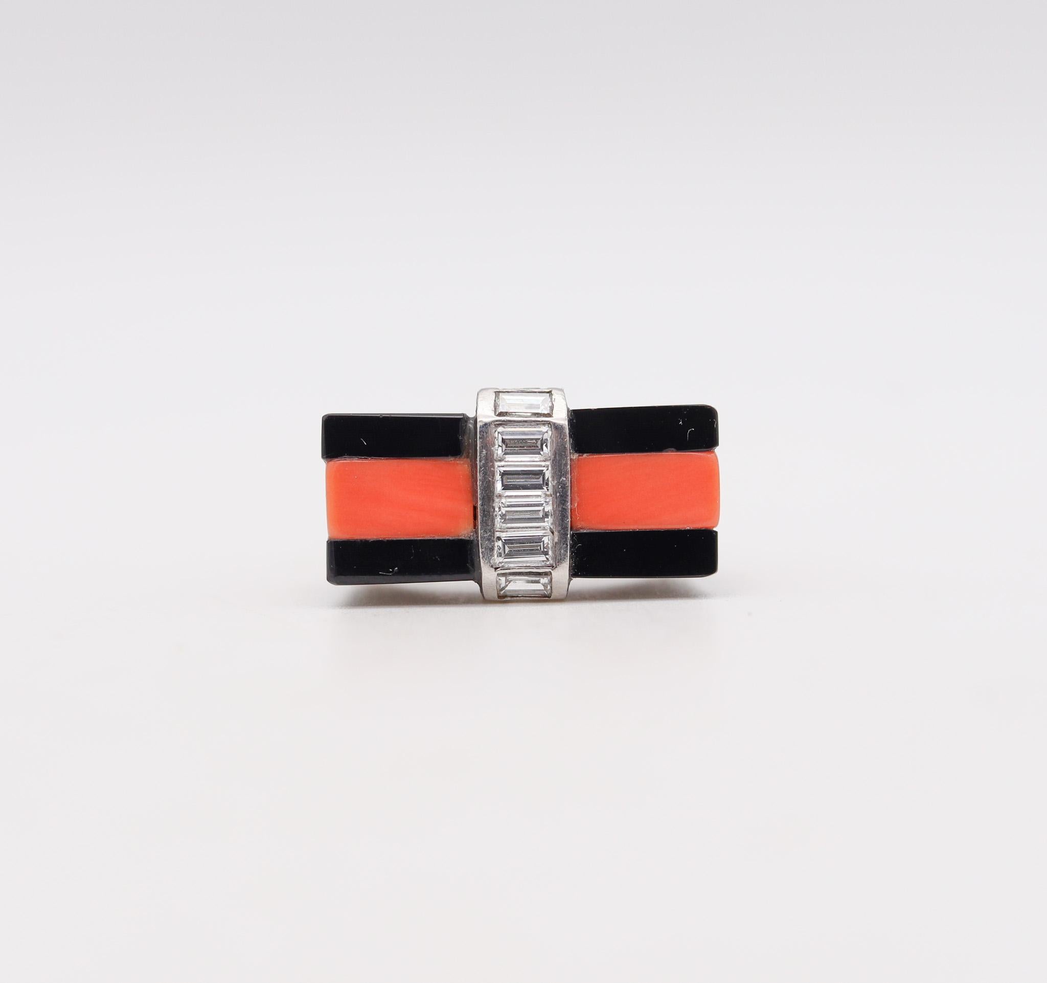French 1930 Art Deco Geometric Coral Onyx Ring 18Kt Gold With 1.20 Ctw Diamonds For Sale 1
