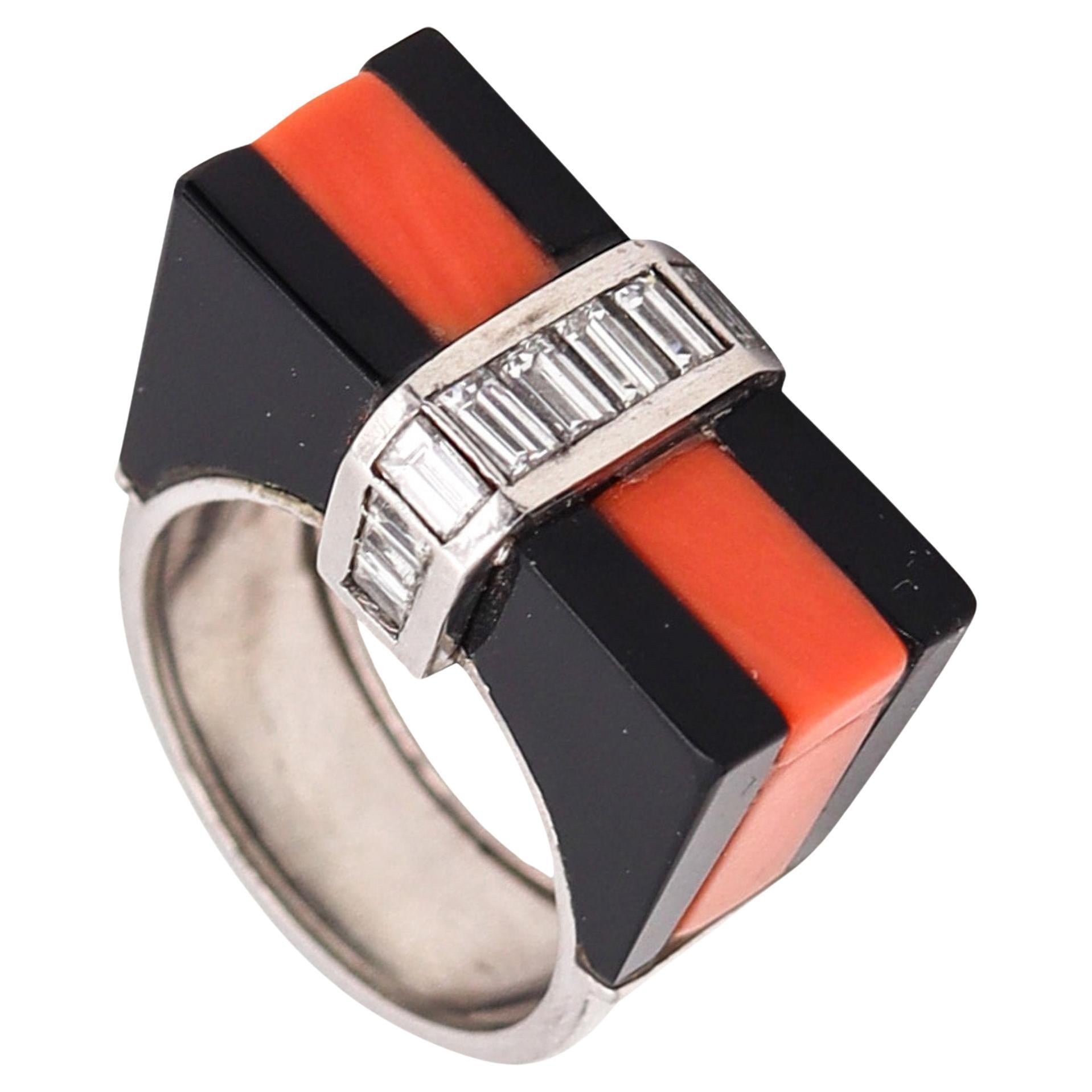 French 1930 Art Deco Geometric Coral Onyx Ring 18Kt Gold With 1.20 Ctw Diamonds For Sale