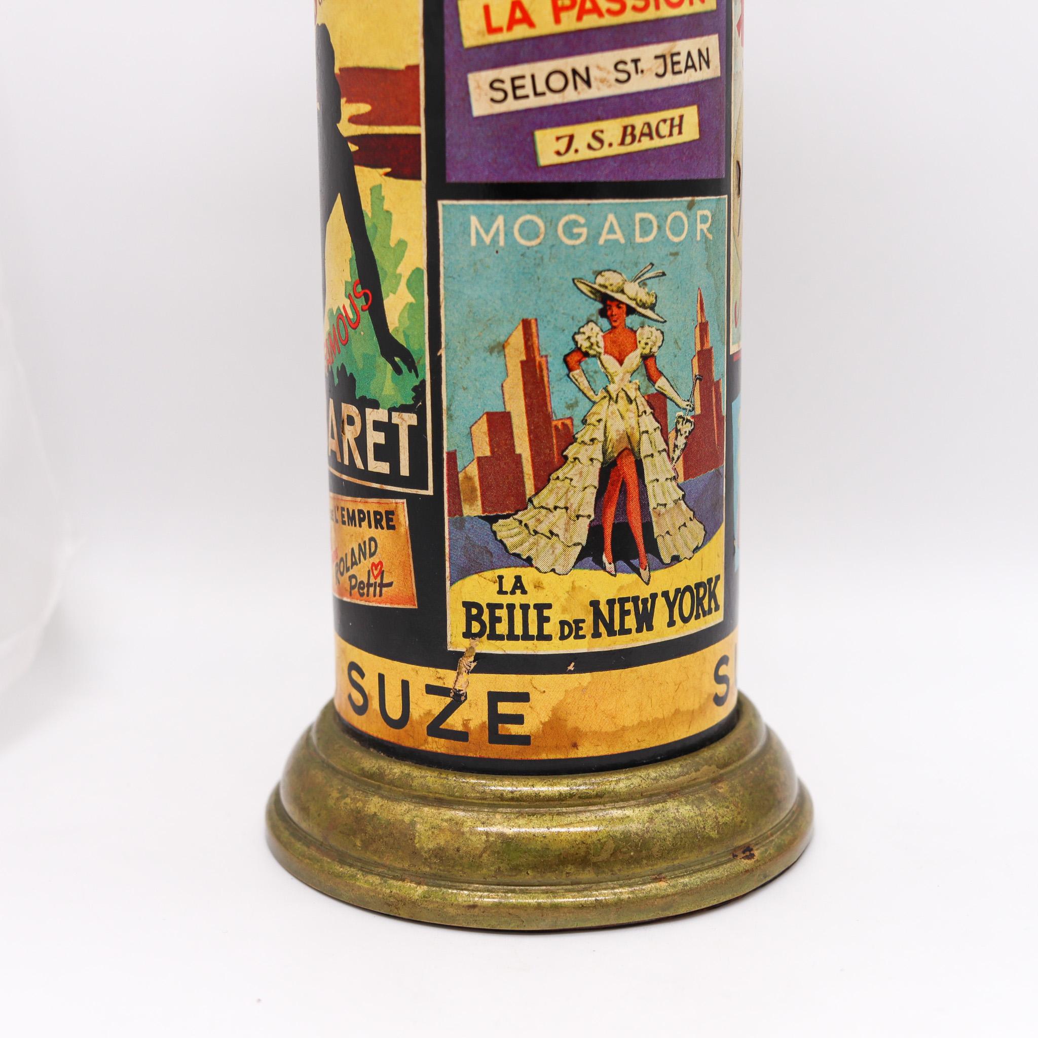 Laiton Boîte à cigarettes de présentation de kiosque mauresque française Art Déco de 1930 de Paris en vente