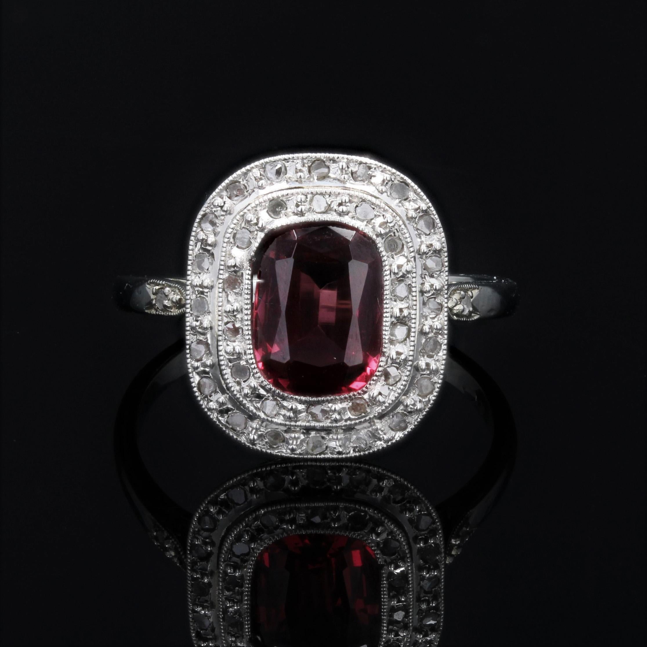 French 1930s 1.20 Carat Red Spinel Diamonds 18 Karat White Gold Ring In Good Condition For Sale In Poitiers, FR