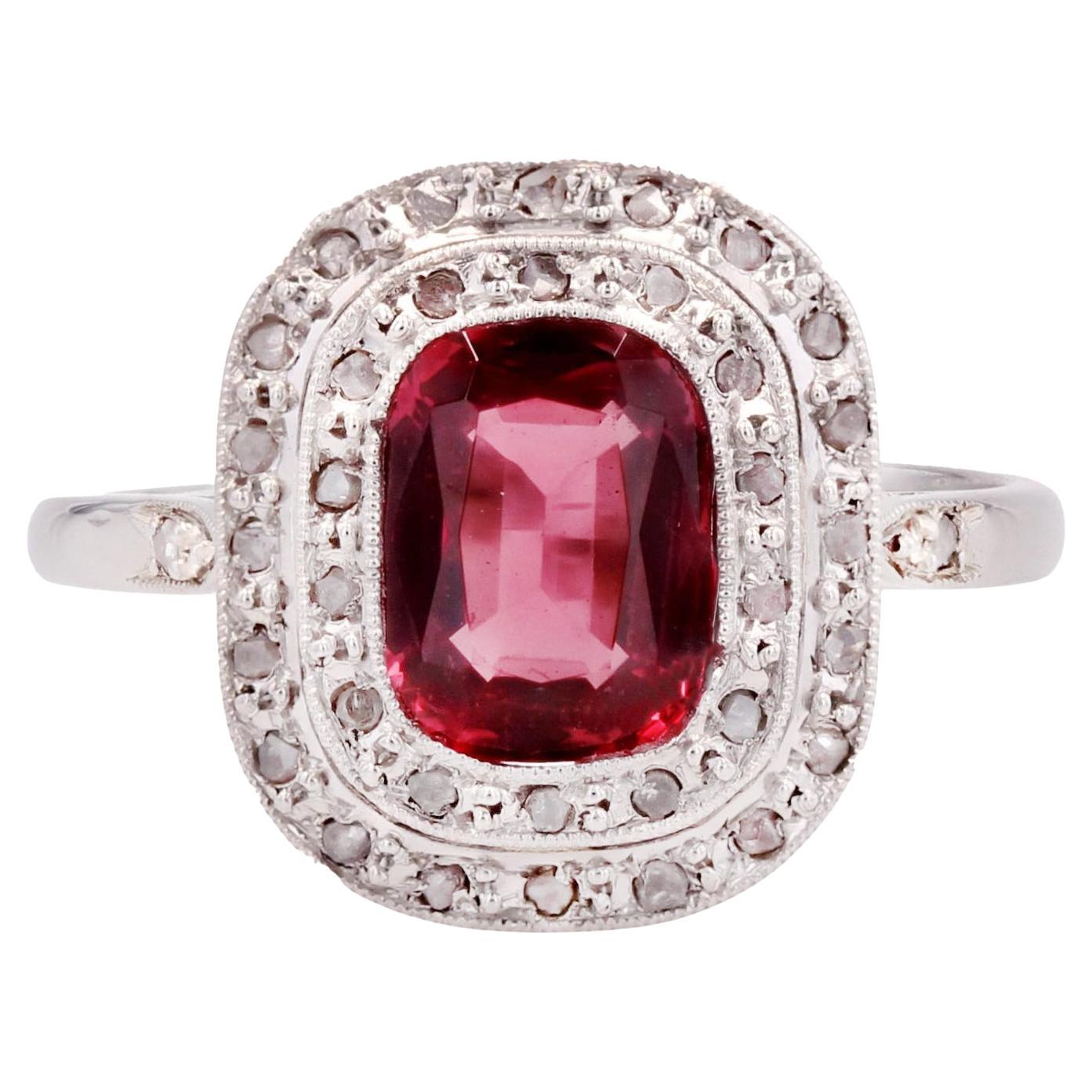 French 1930s 1.20 Carat Red Spinel Diamonds 18 Karat White Gold Ring For Sale