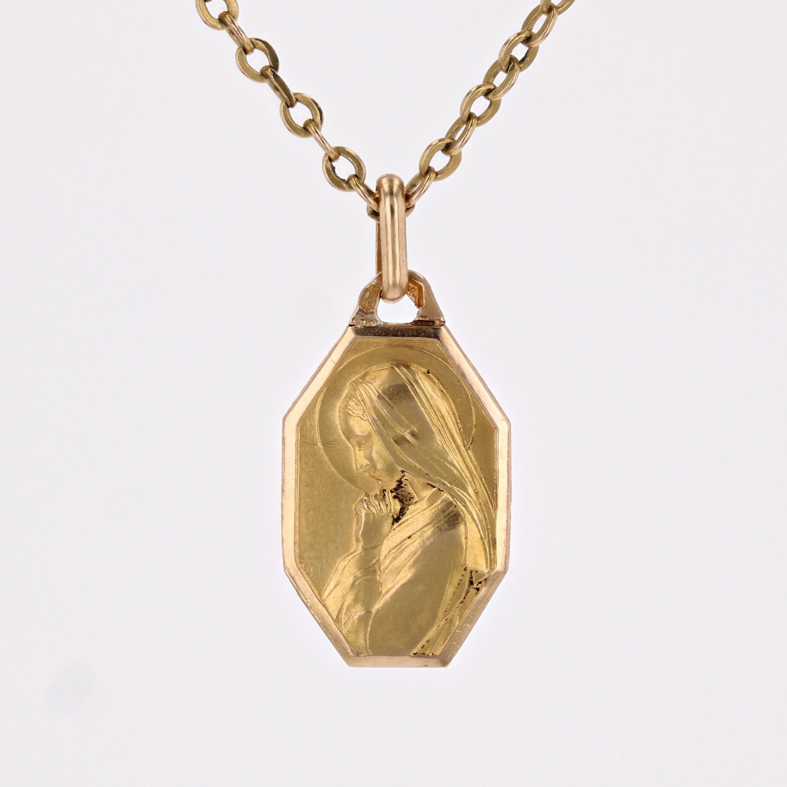French 1930s 18 Karat Yellow Gold Virgin Octogonal Medal In Good Condition In Poitiers, FR