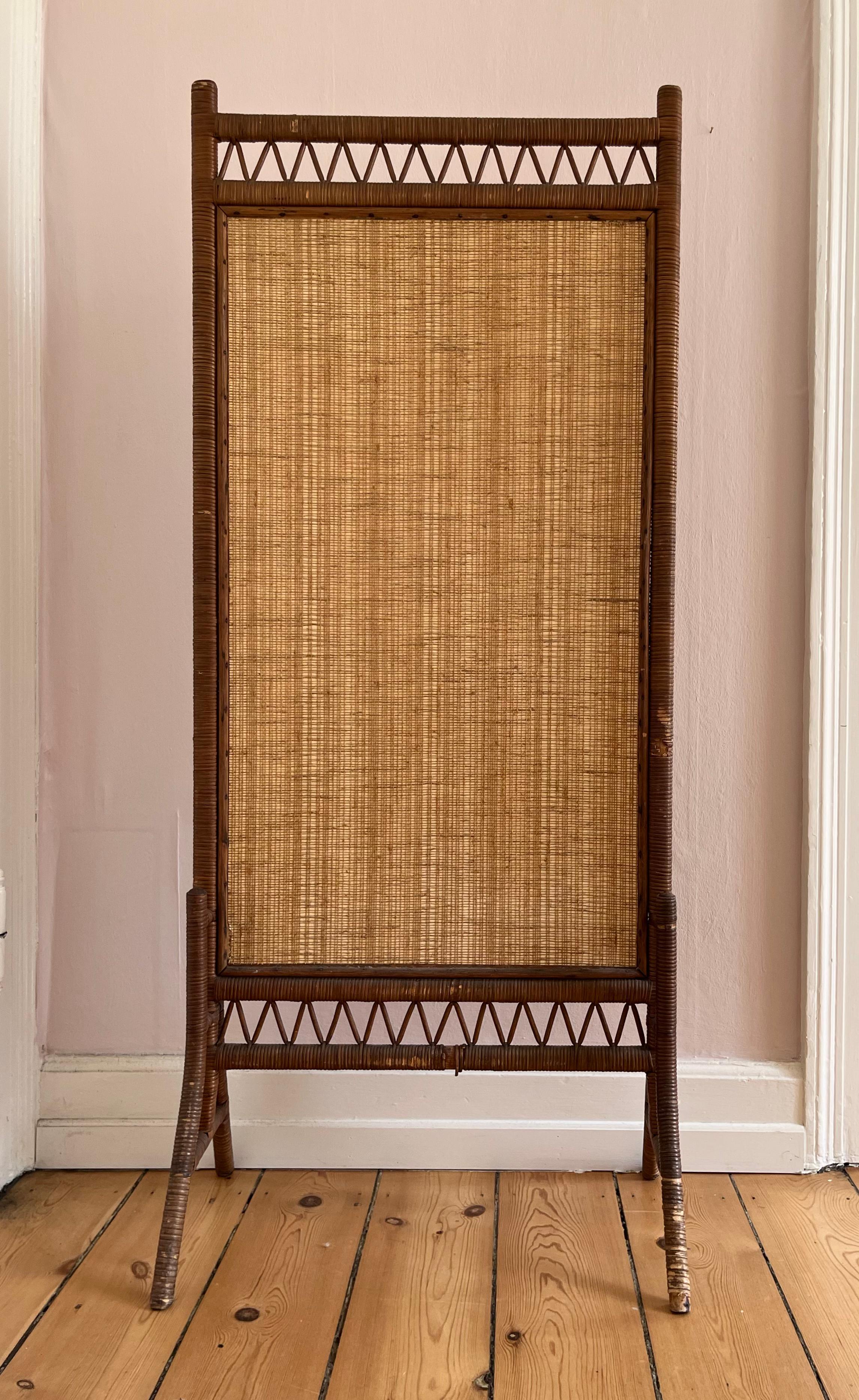 French 1930s/1940s art deco screen in bamboo, rattan and wood For Sale 1