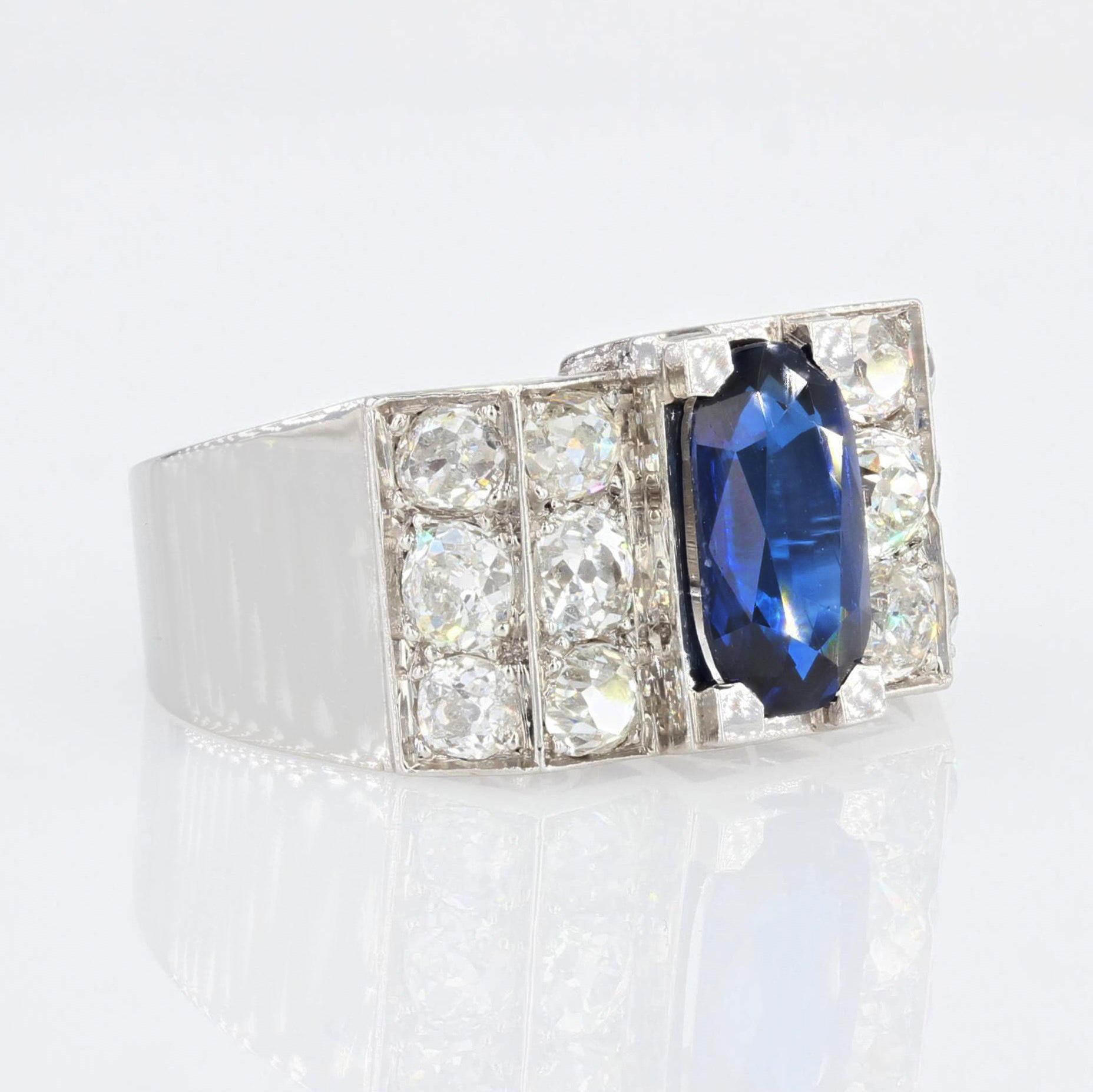 French 1930s 2.50 Carats Sapphire Diamonds Platinum Ring For Sale 5