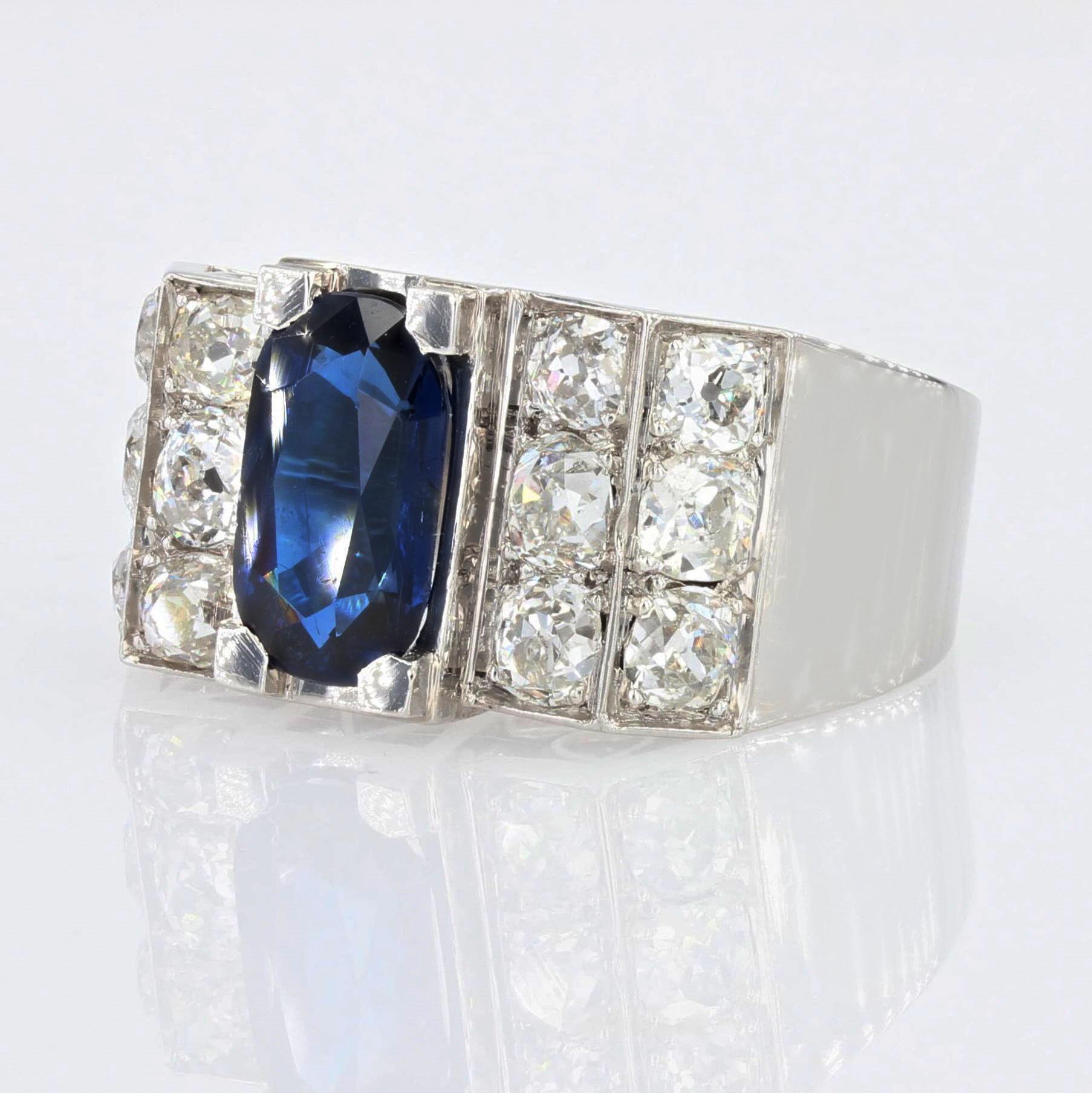 French 1930s 2.50 Carats Sapphire Diamonds Platinum Ring For Sale 1