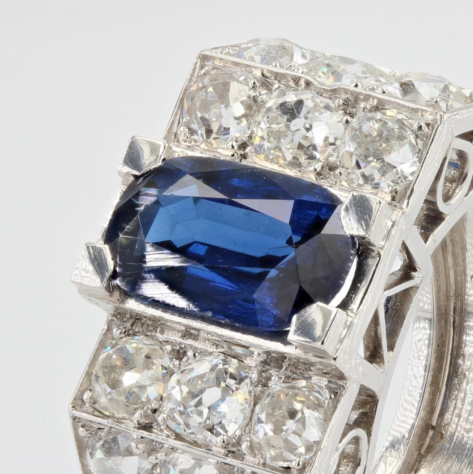 French 1930s 2.50 Carats Sapphire Diamonds Platinum Ring For Sale 2