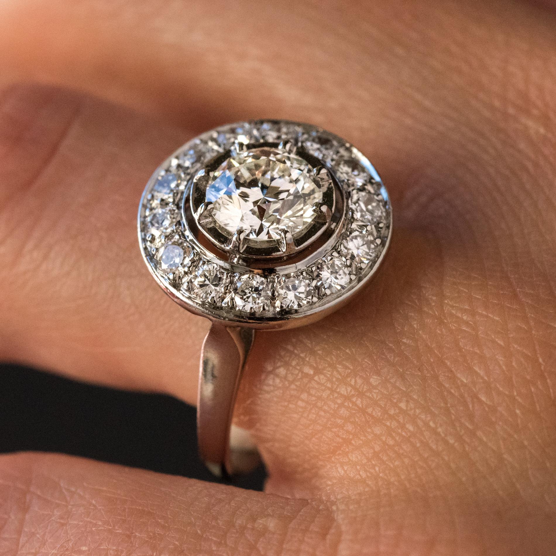 French 1930s Art Deco 1.62 Carat Diamonds Round Platinum Engagement Ring For Sale 7