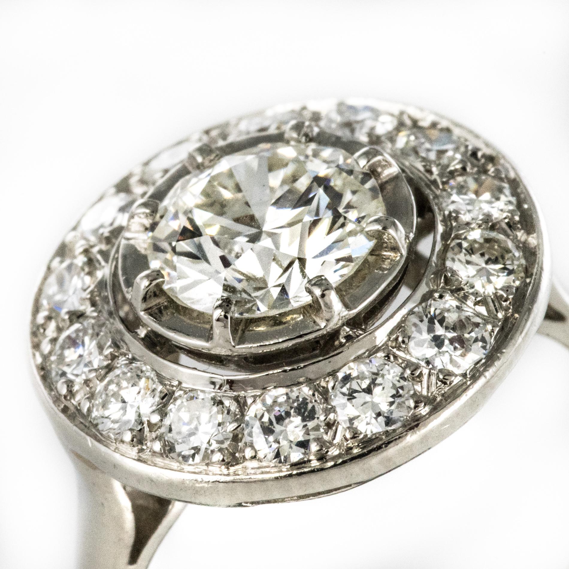 Verlobungsring aus Platin mit 1,62 Karat Diamanten im Art dco-Stil der 1930er Jahre (Brillantschliff) im Angebot