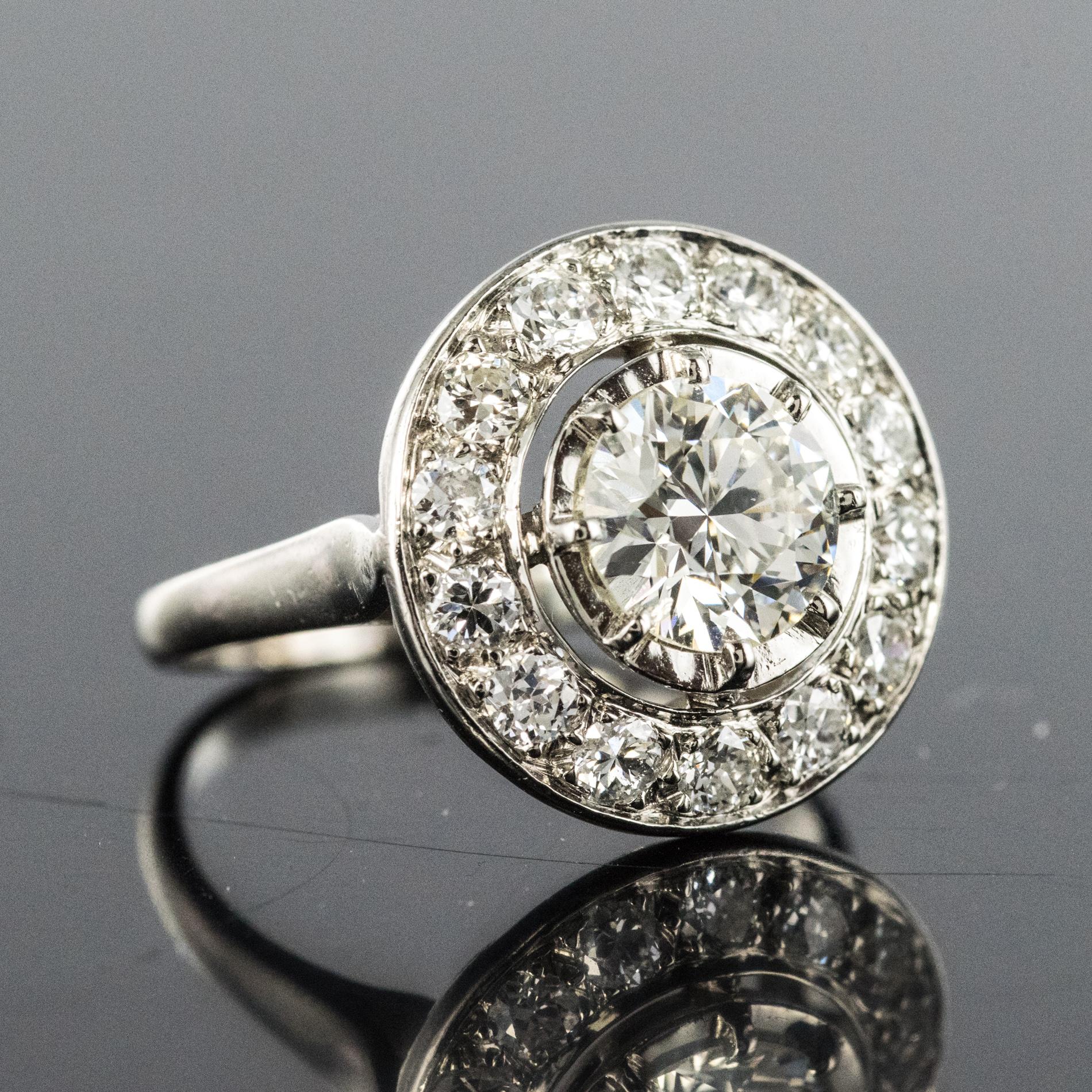 Brilliant Cut French 1930s Art Deco 1.62 Carat Diamonds Round Platinum Engagement Ring For Sale