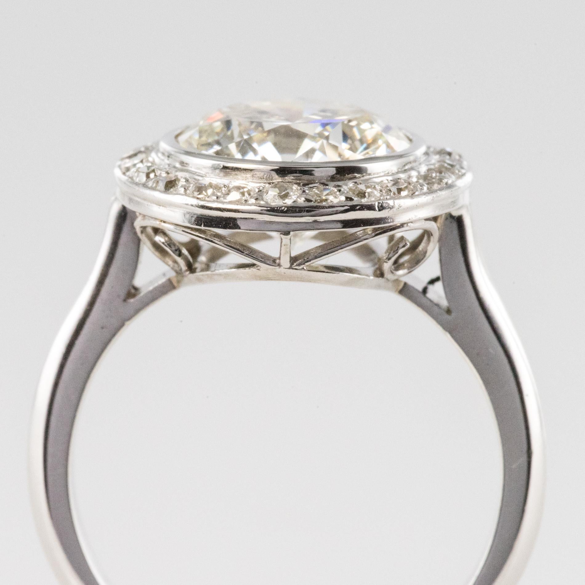 French 1930s Art Deco 18 Karat White Gold 3.84 Carat Diamond Ring For Sale 4