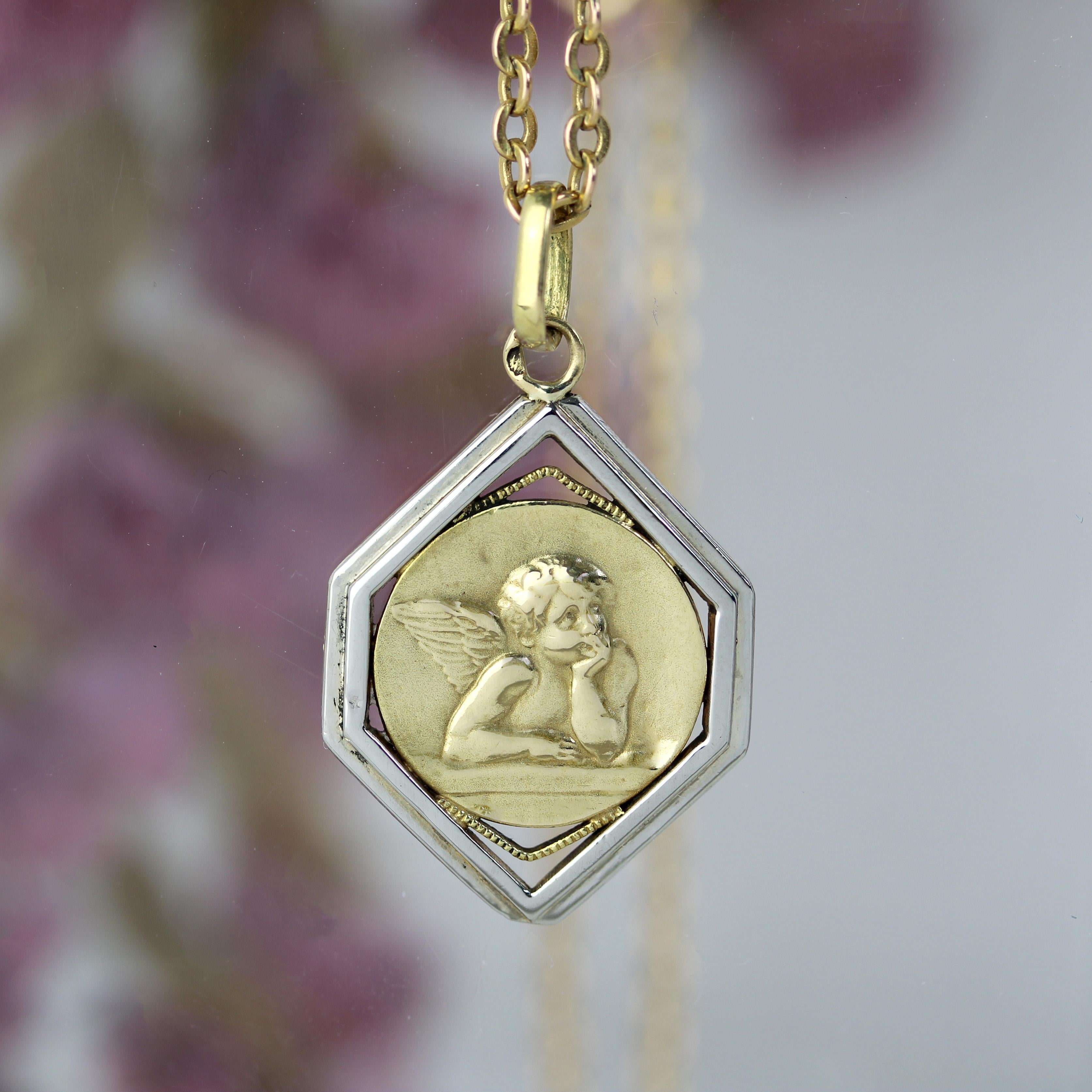 French 1930s Art Deco 18 Karat Yellow White Gold Cherub Medal Pendant For Sale 1