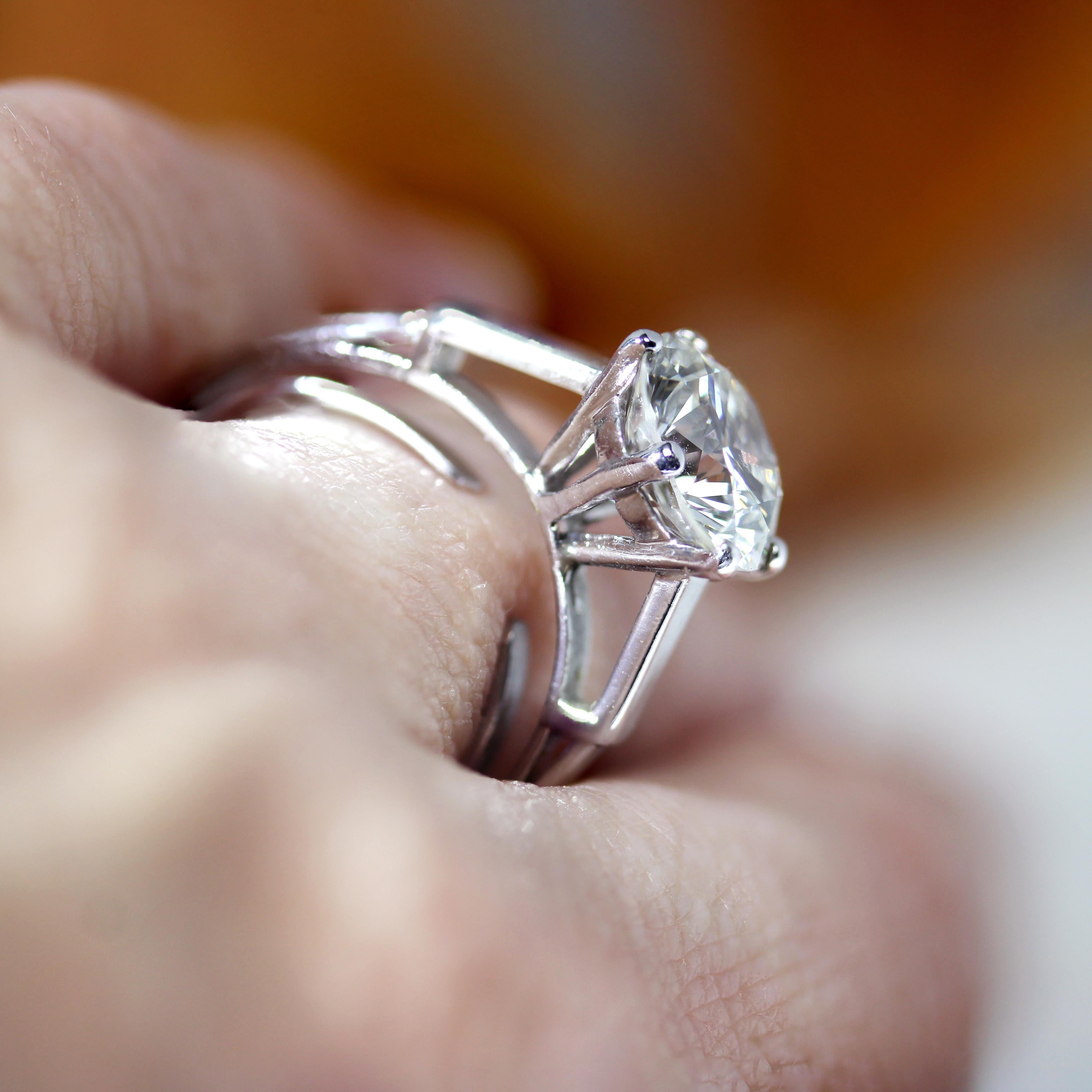Französischer Art Deco 2,66 Karat J.SI2 Diamant 18 K Weißgold Solitär-Ring, Französisch 1930er Jahre im Angebot 12