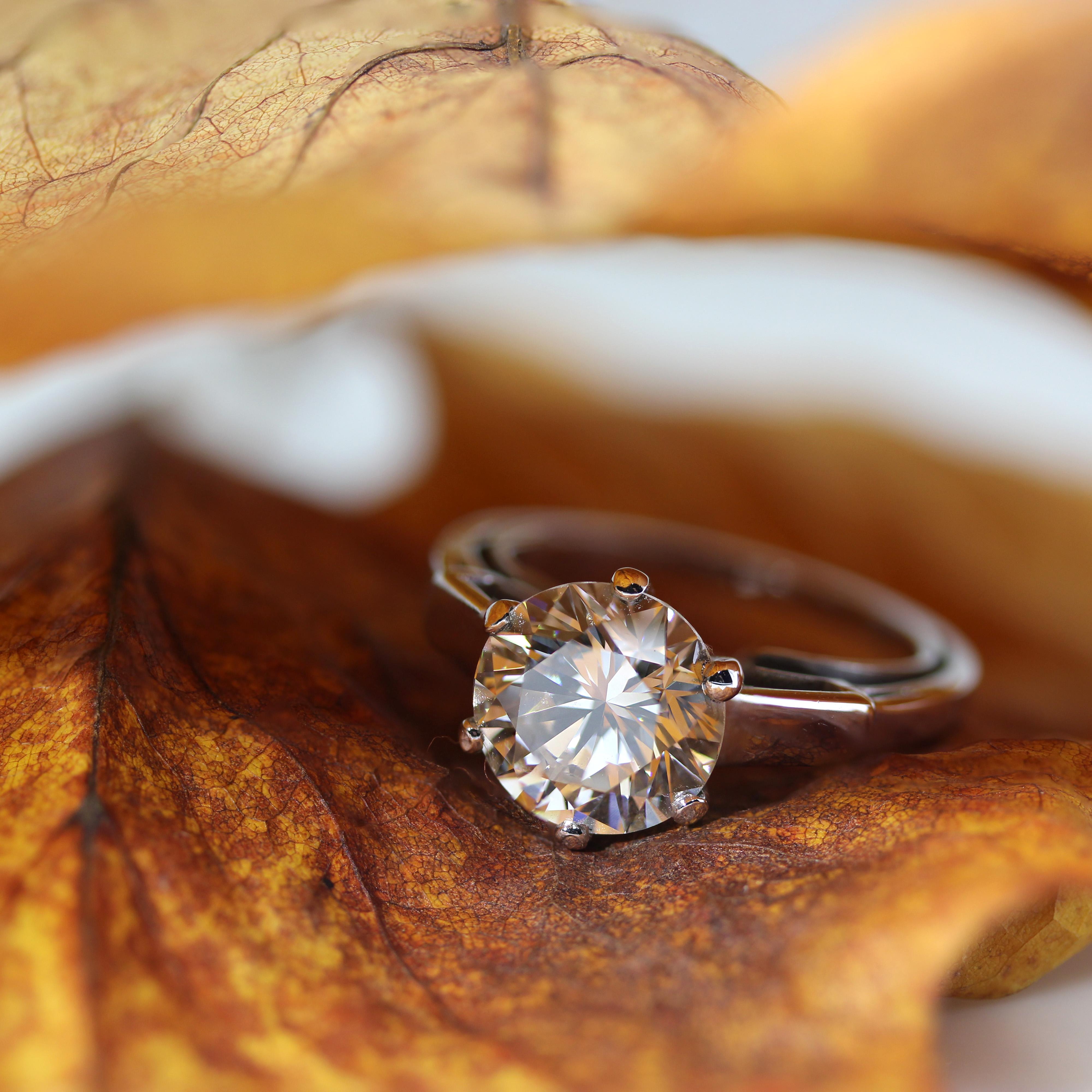 Französischer Art Deco 2,66 Karat J.SI2 Diamant 18 K Weißgold Solitär-Ring, Französisch 1930er Jahre im Angebot 3