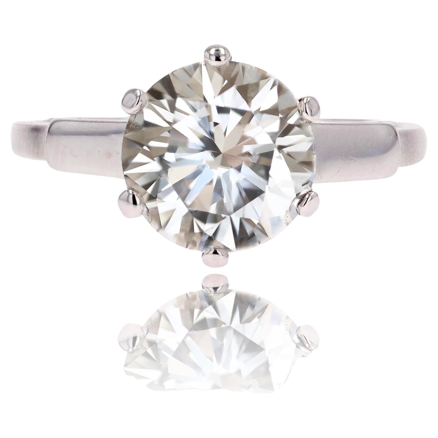 French 1930s Art Deco 2.66 Carats J.SI2 Diamond 18 K White Gold Solitaire Ring
