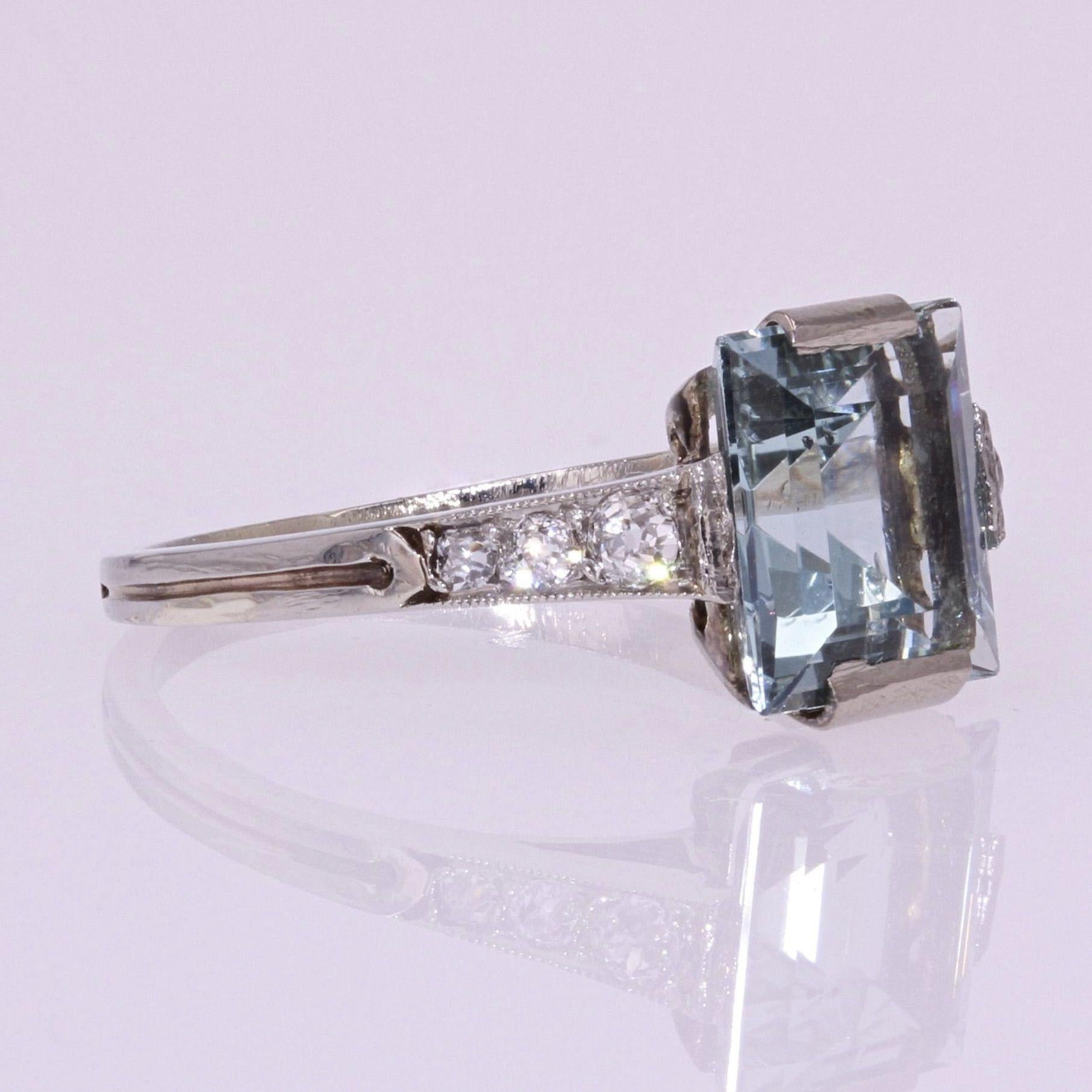 French 1930s Art Deco Aquamarine Diamonds 18 Karat White Gold Ring 5