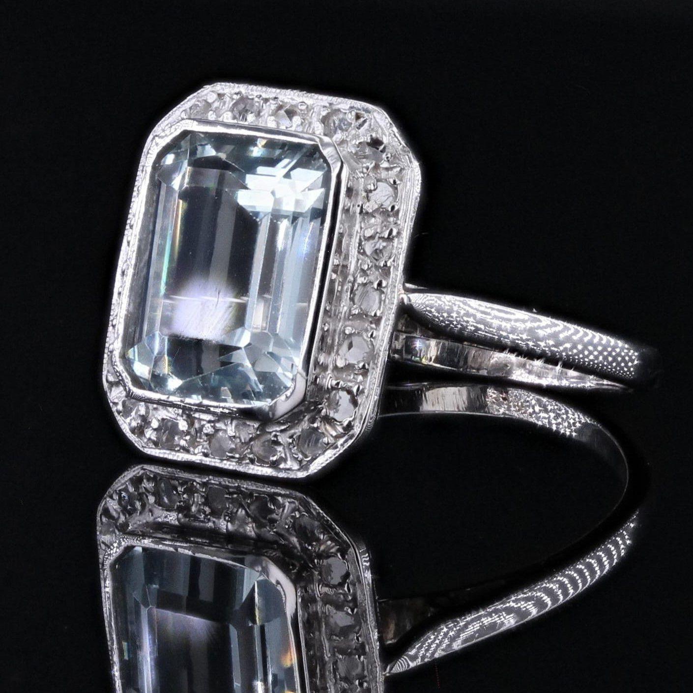 French 1930s Art Deco Aquamarine Diamonds 18 Karat White Gold Ring In Good Condition In Poitiers, FR