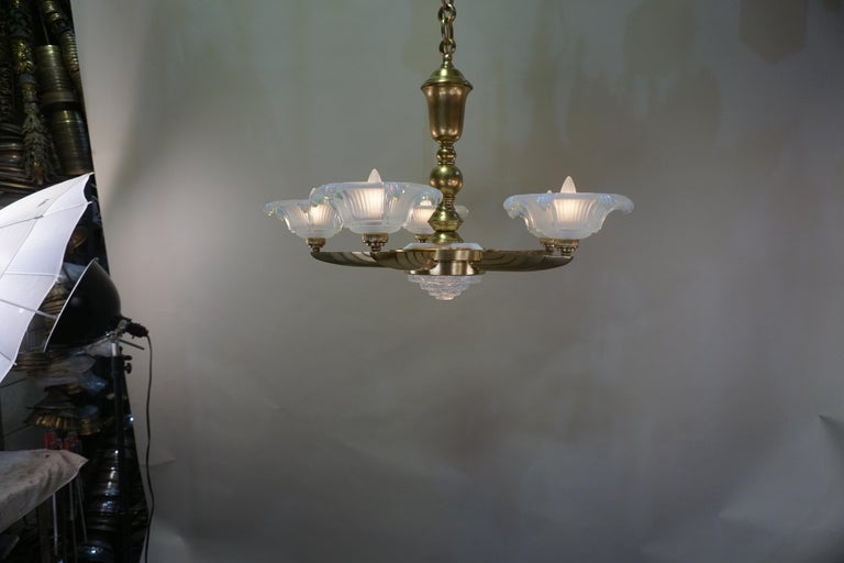 French 1930s Art Deco Bronze and Glass Chandelier by Ezan & Petitot For Sale 3