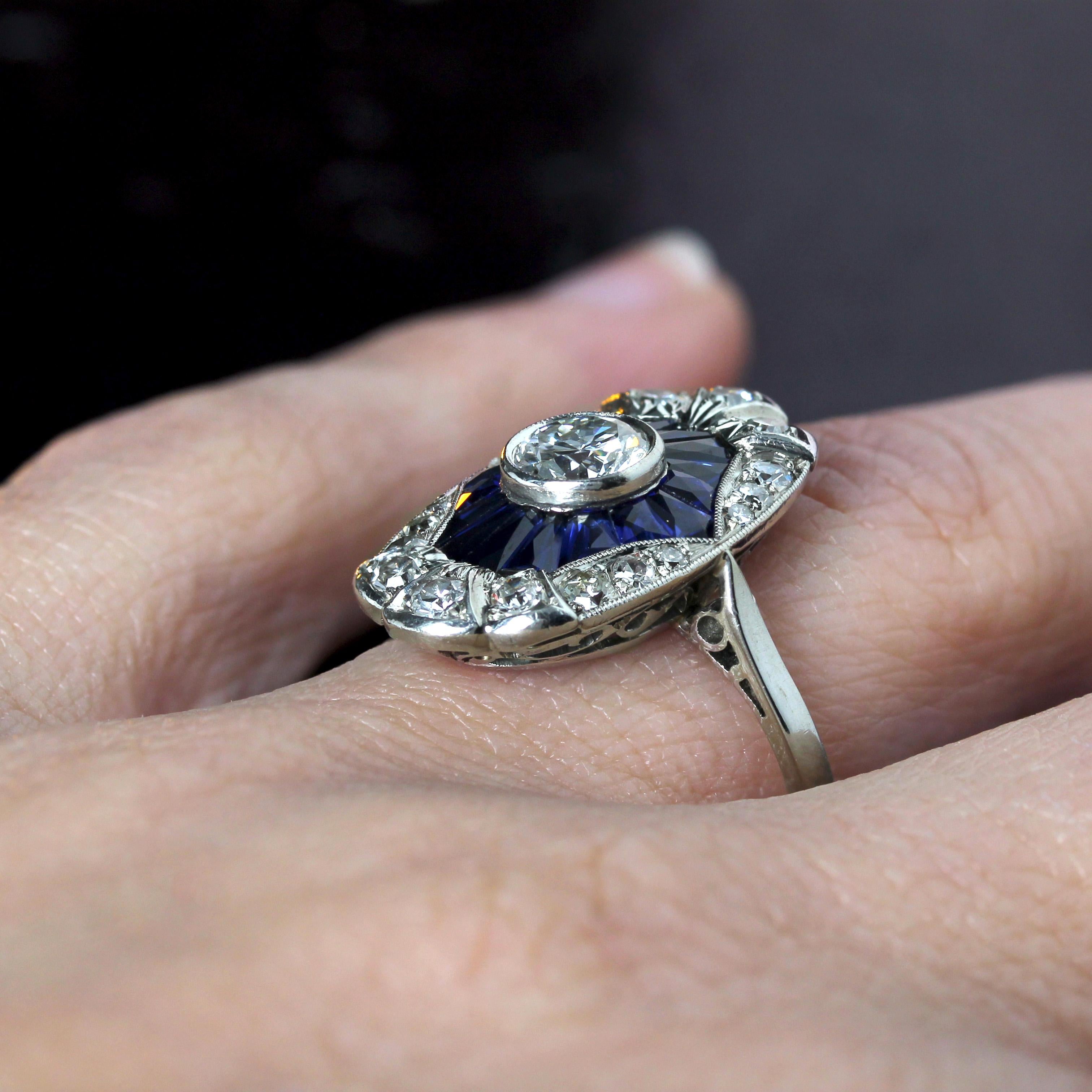 French 1930s Art Deco Calibrated Sapphires Diamonds Platinum Ring For Sale 7