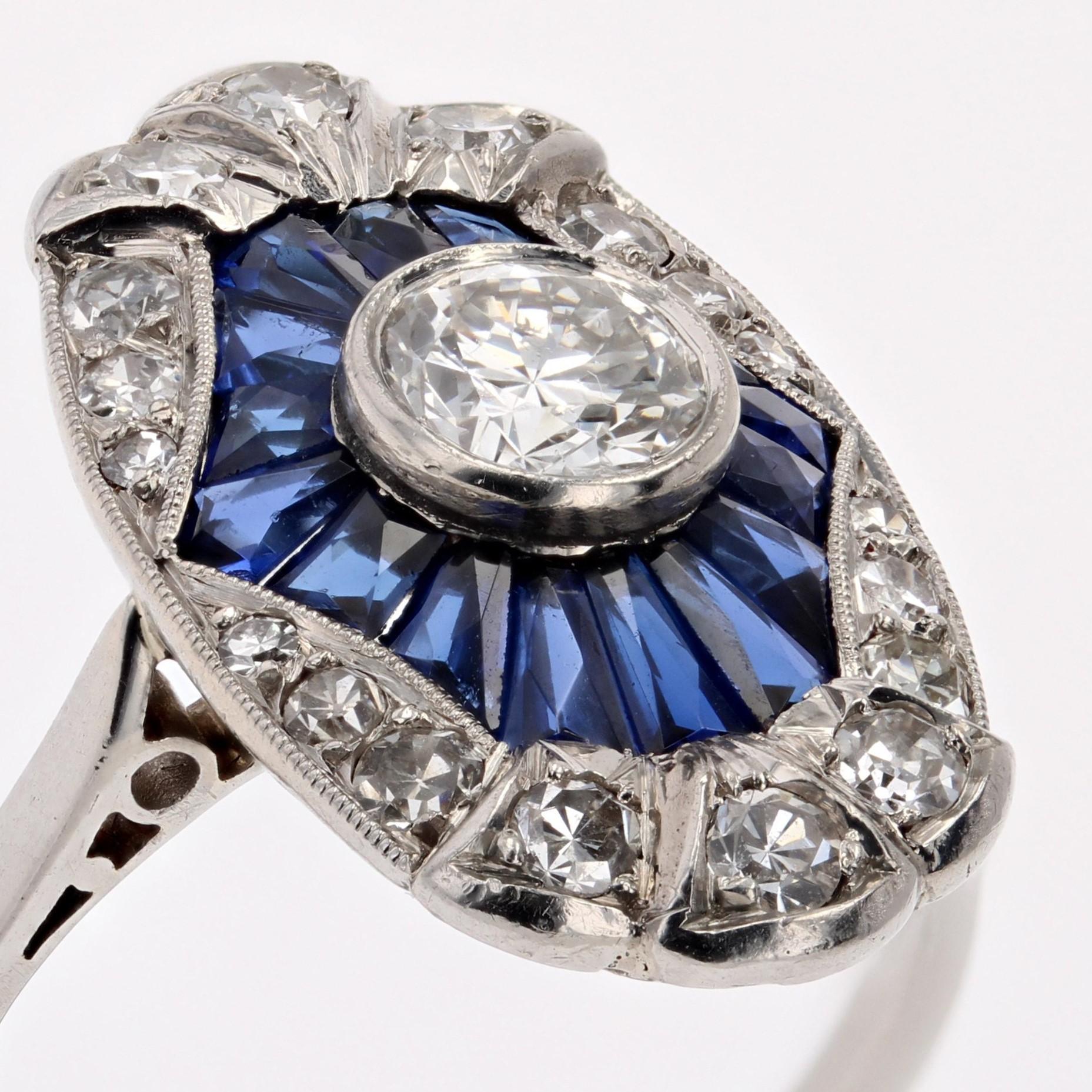 French 1930s Art Deco Calibrated Sapphires Diamonds Platinum Ring For Sale 4