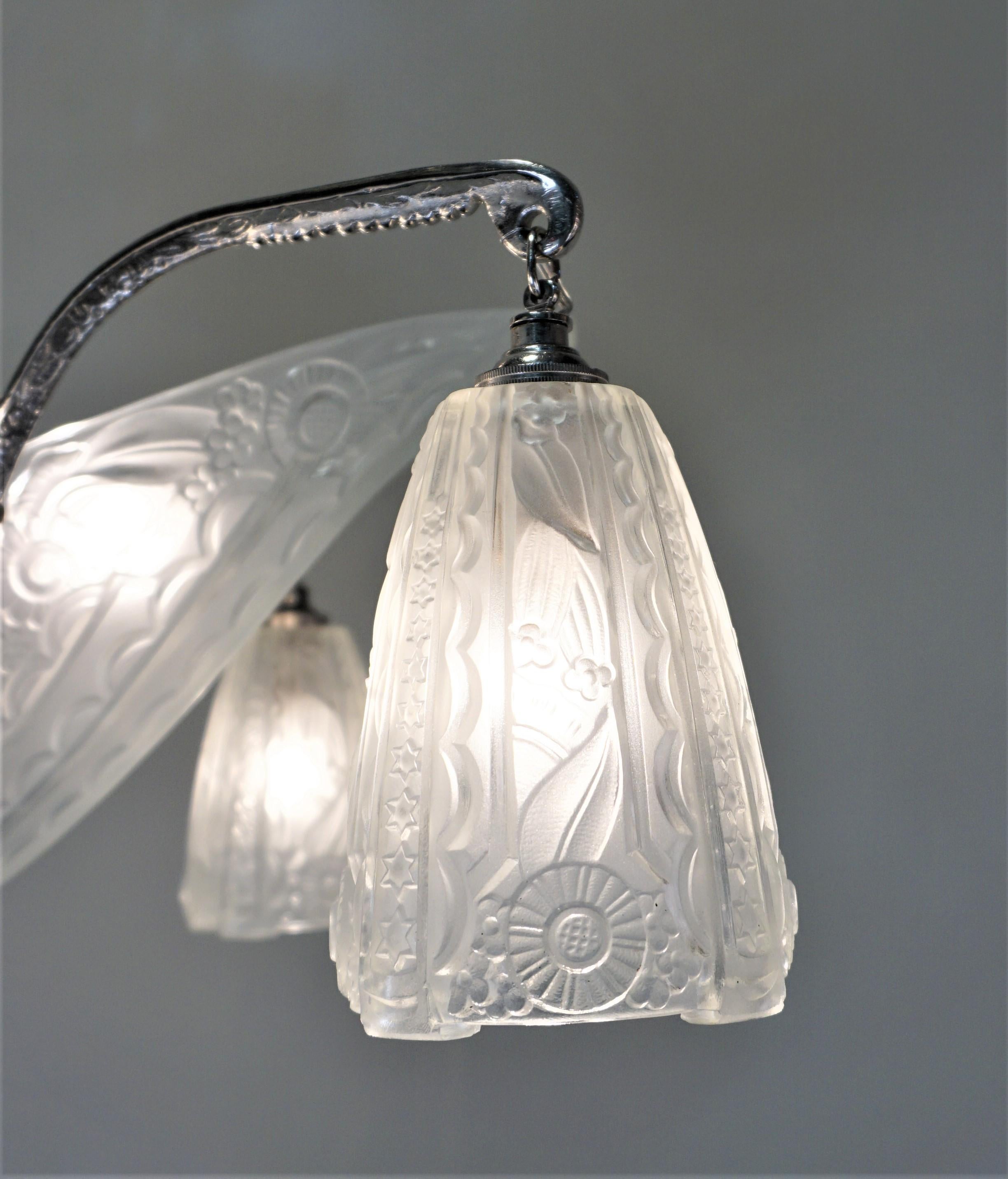 Mid-20th Century French 1930s Art Deco Chandelier by Donna