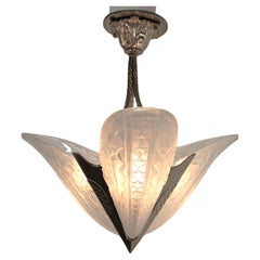 Lampadario Art Deco francese degli anni '30 di A. Donna