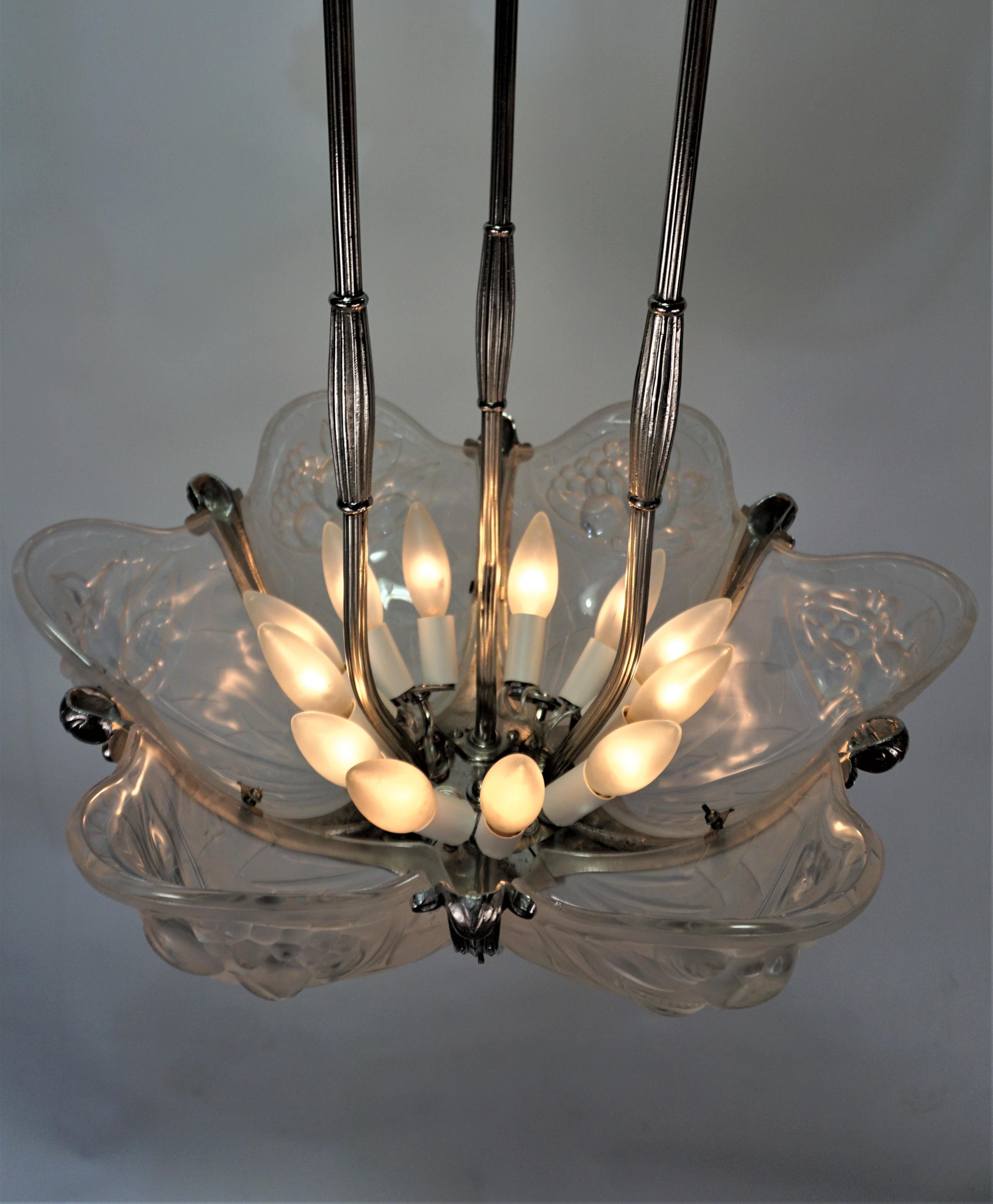 French 1930's Art Deco Chandelier by P. Gilles For Sale 2