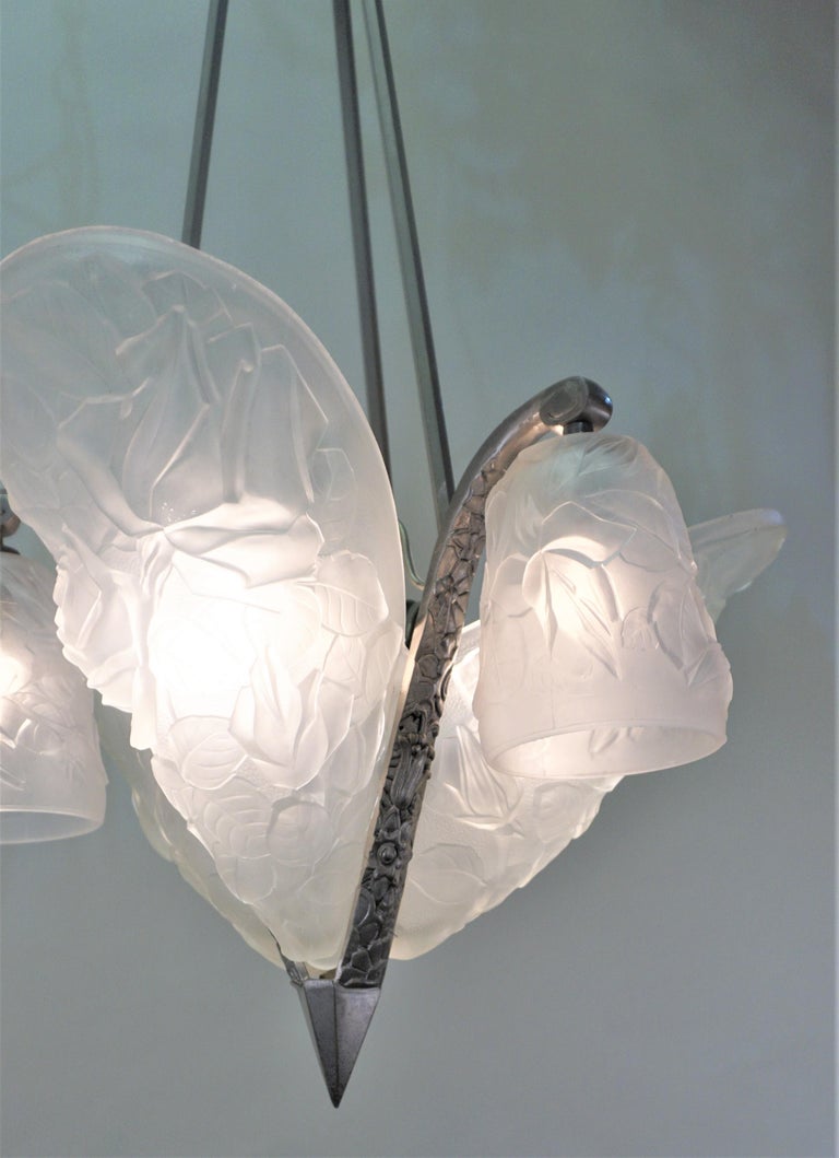 Mid-20th Century French 1930s Art Deco Chandelier For Sale