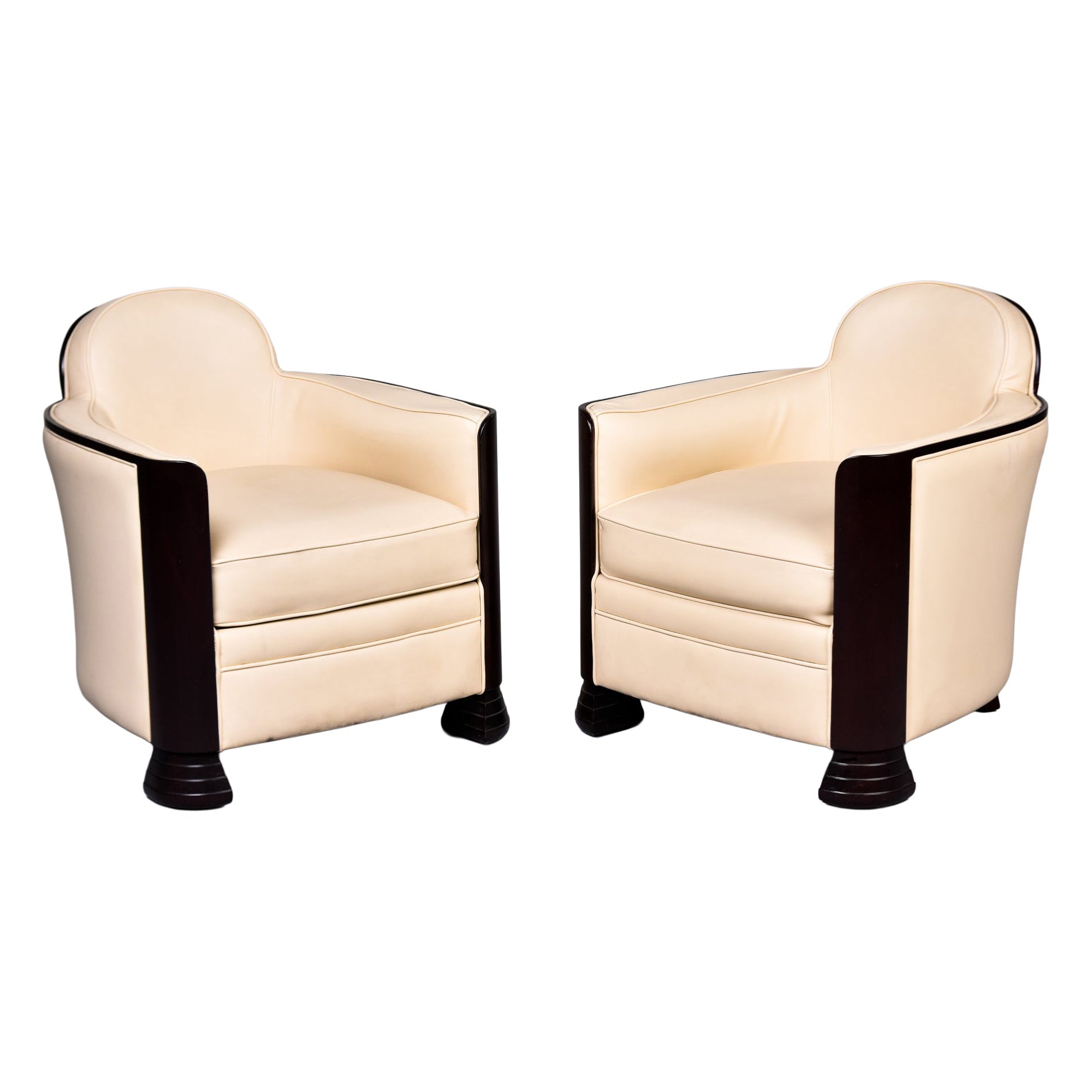 French 1930s Art Deco Club Chairs in Cream Leather with Hardwood Frames - Pair For Sale