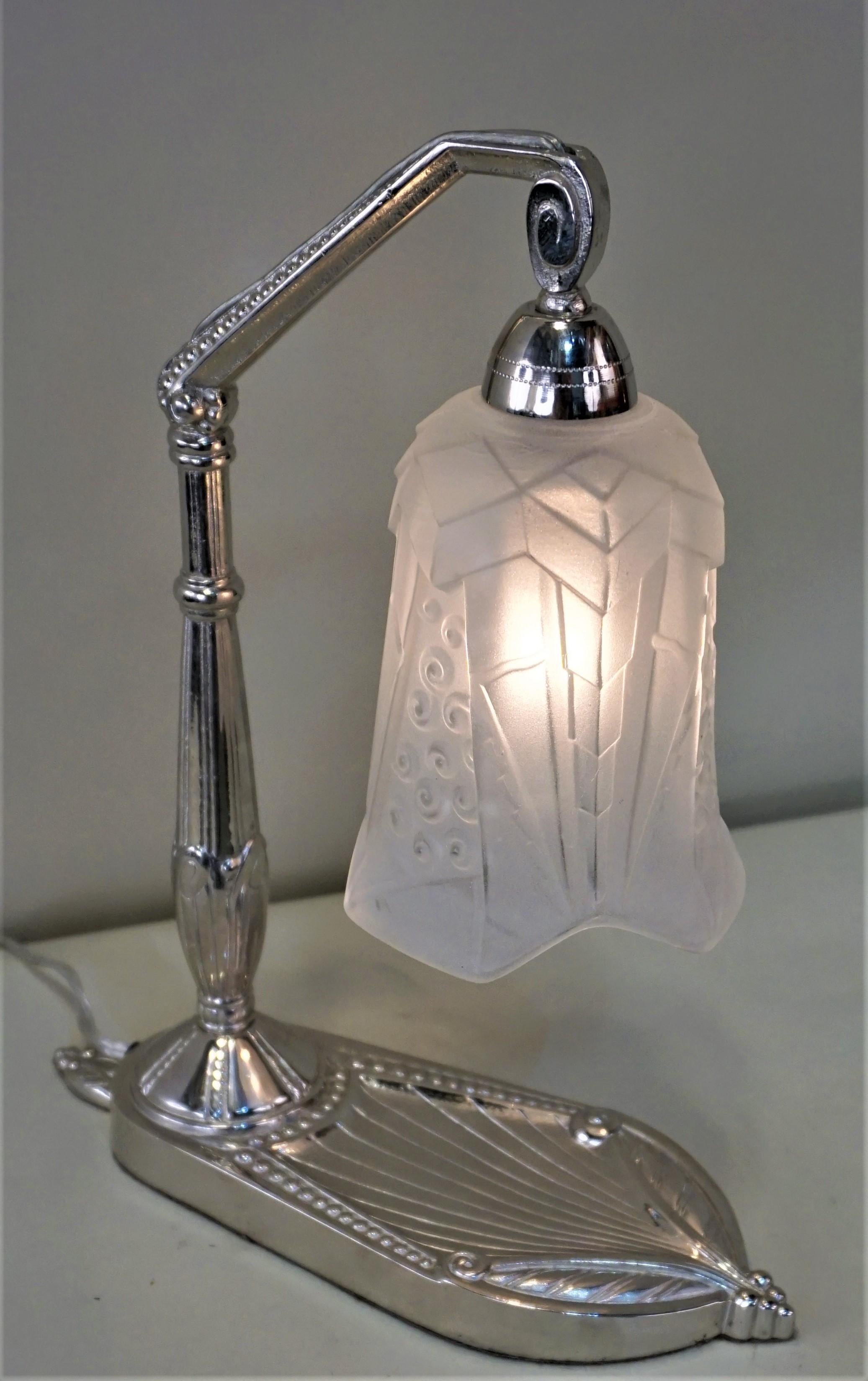 French 1930s Art Deco Desk / Table Lamp For Sale 3