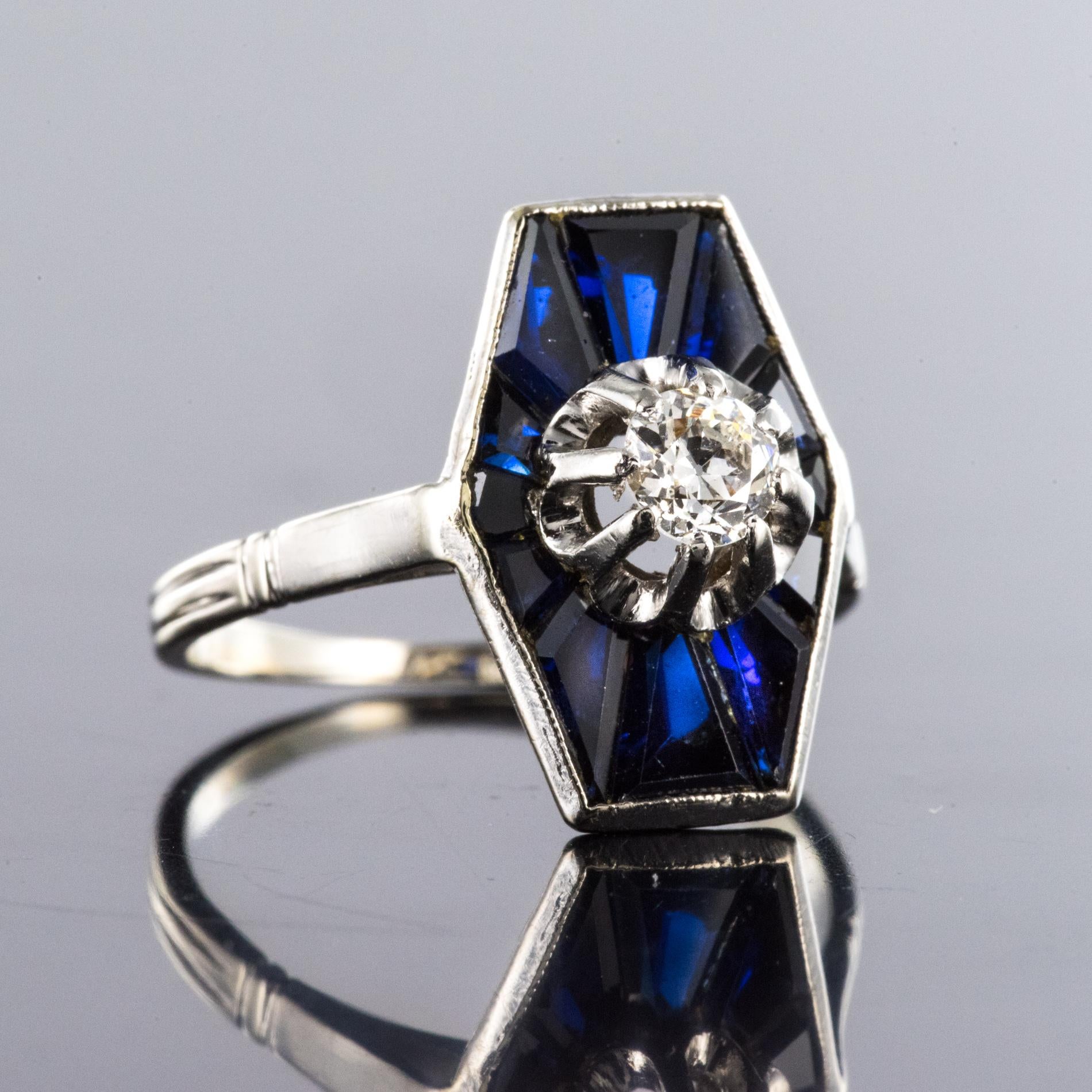 French 1930s Art Deco Diamond Sapphires Platinum White Gold Ring In Good Condition In Poitiers, FR