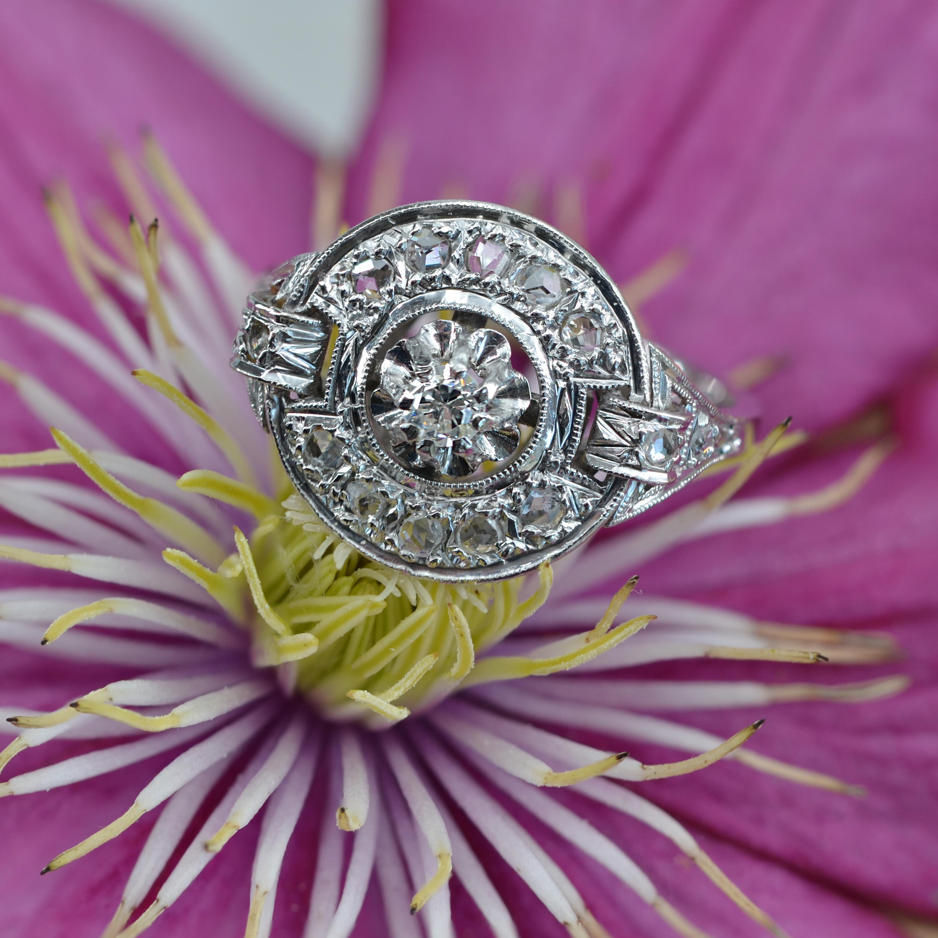 French 1930s Art Deco Diamonds 18 Karat White Gold Platinum Ring For Sale 6