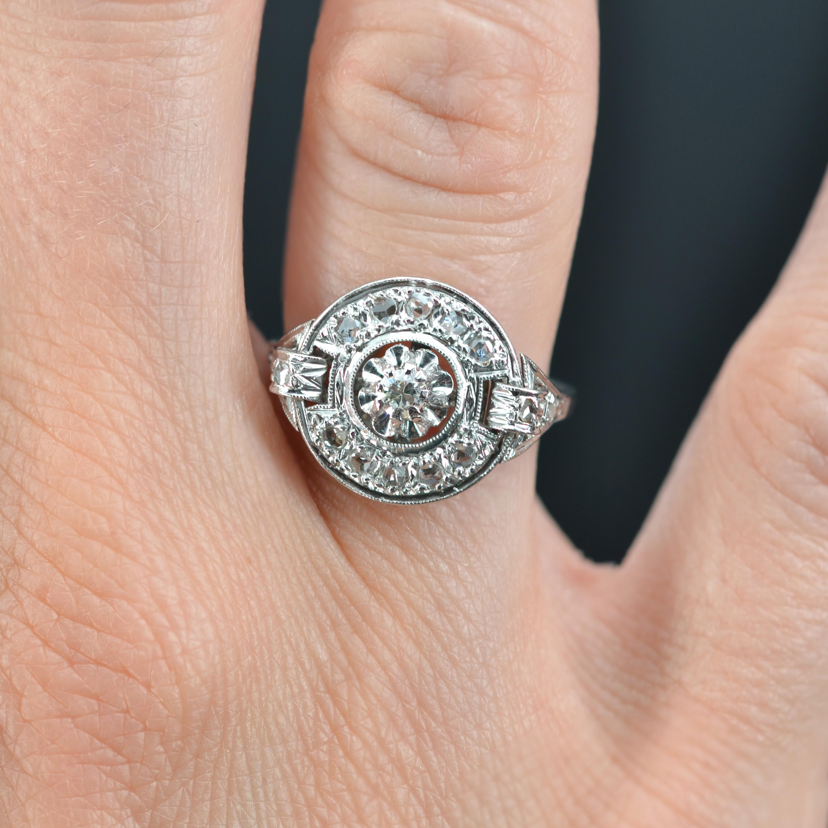 Women's French 1930s Art Deco Diamonds 18 Karat White Gold Platinum Ring For Sale