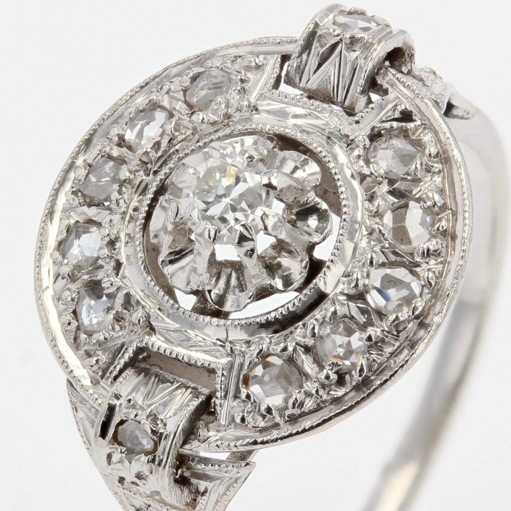 French 1930s Art Deco Diamonds 18 Karat White Gold Platinum Ring For Sale 2