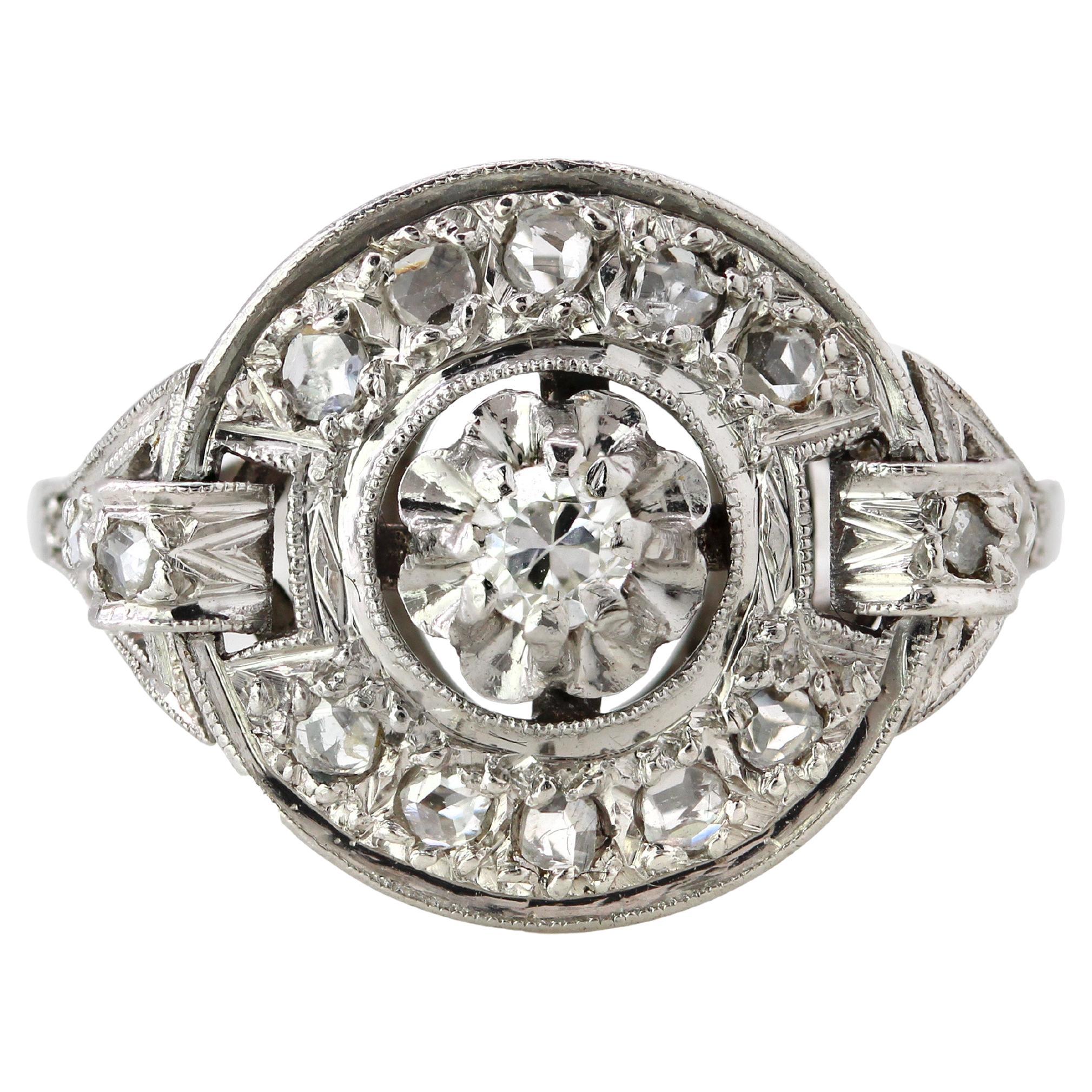 Anello francese Art Deco anni 
30 con diamanti in oro bianco 18 carati e platino