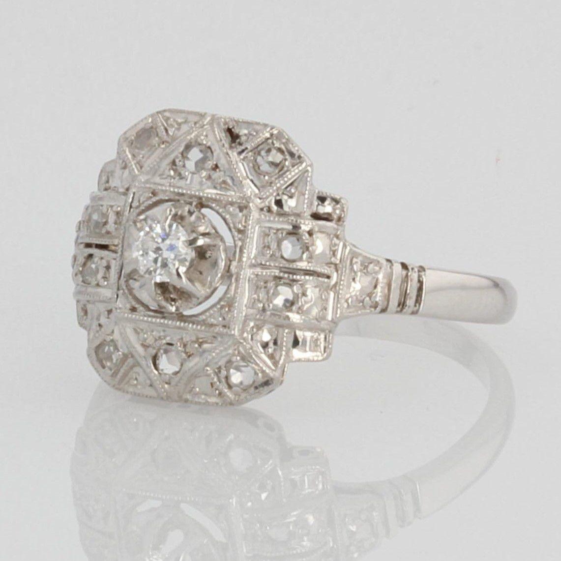 Women's French 1930s Art Deco Diamonds Platinum Ring