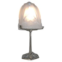 Lampe de table Art déco française des années 1930 en verre et nickel