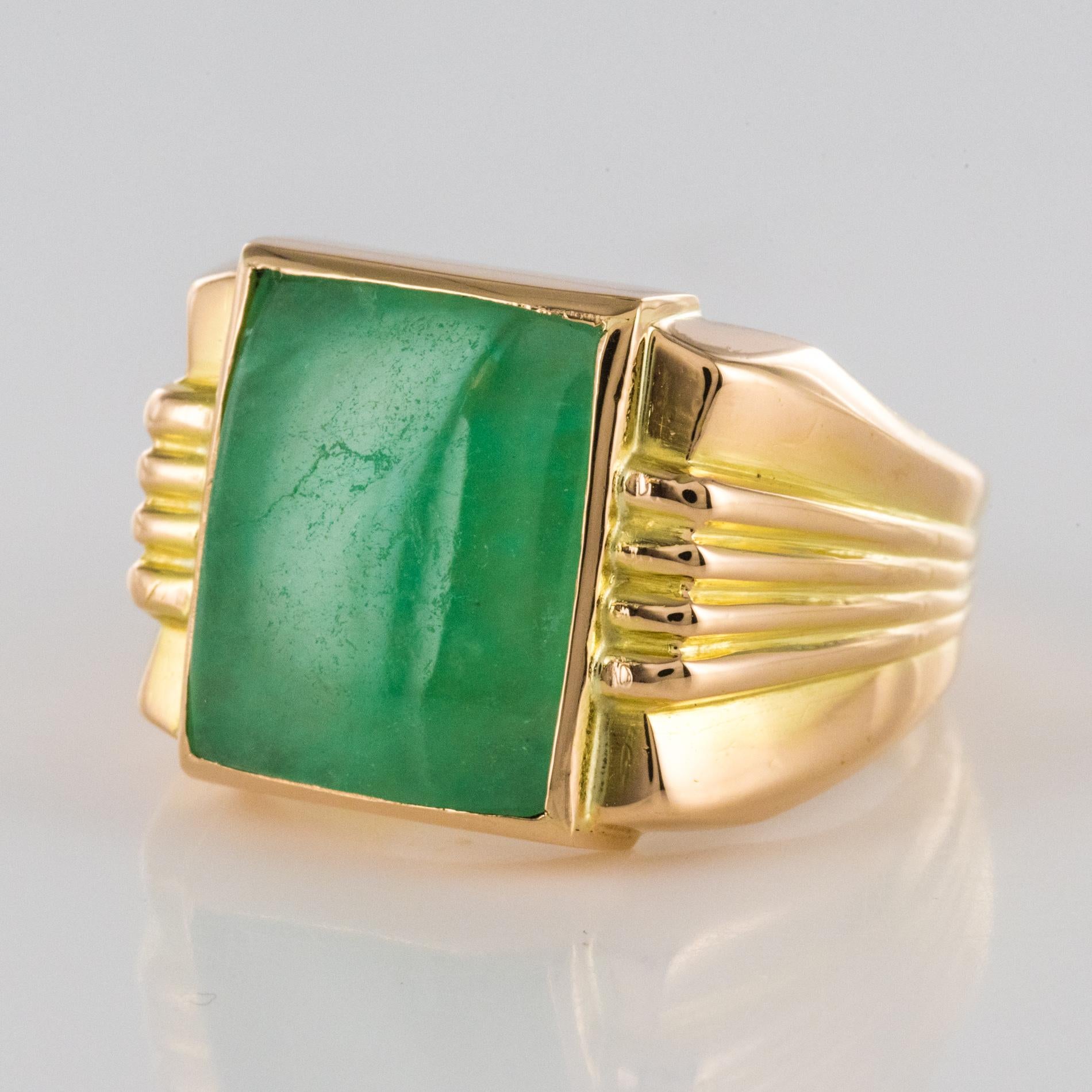 French 1930s Art Deco Jade 18 Karat Yellow Gold Men's Signet Ring In Excellent Condition In Poitiers, FR