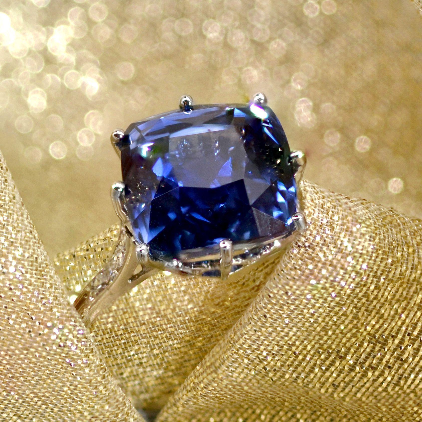 French 1930s Art Deco Natural Cornflower Certified Sapphire Diamonds Ring For Sale 6
