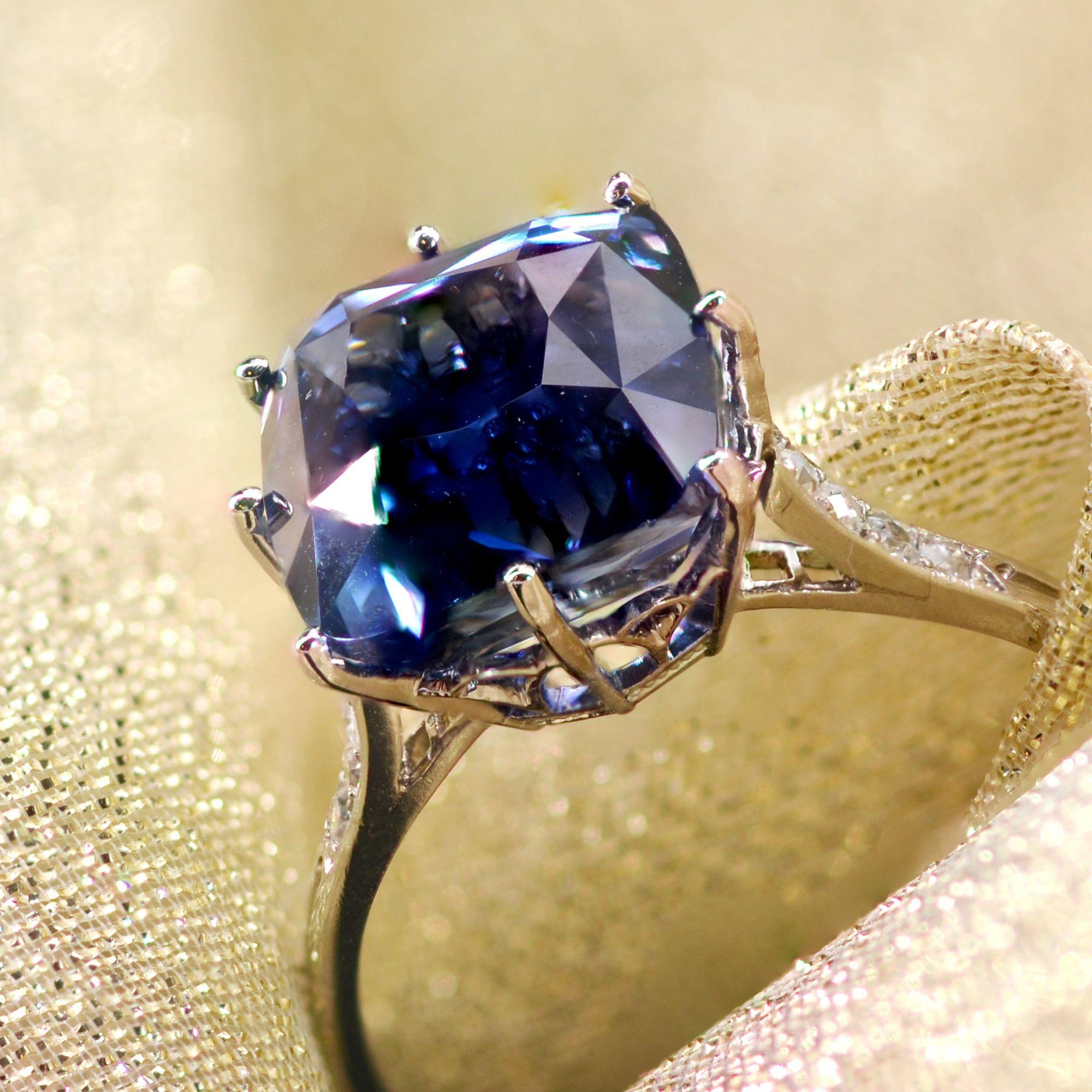 French 1930s Art Deco Natural Cornflower Certified Sapphire Diamonds Ring For Sale 13