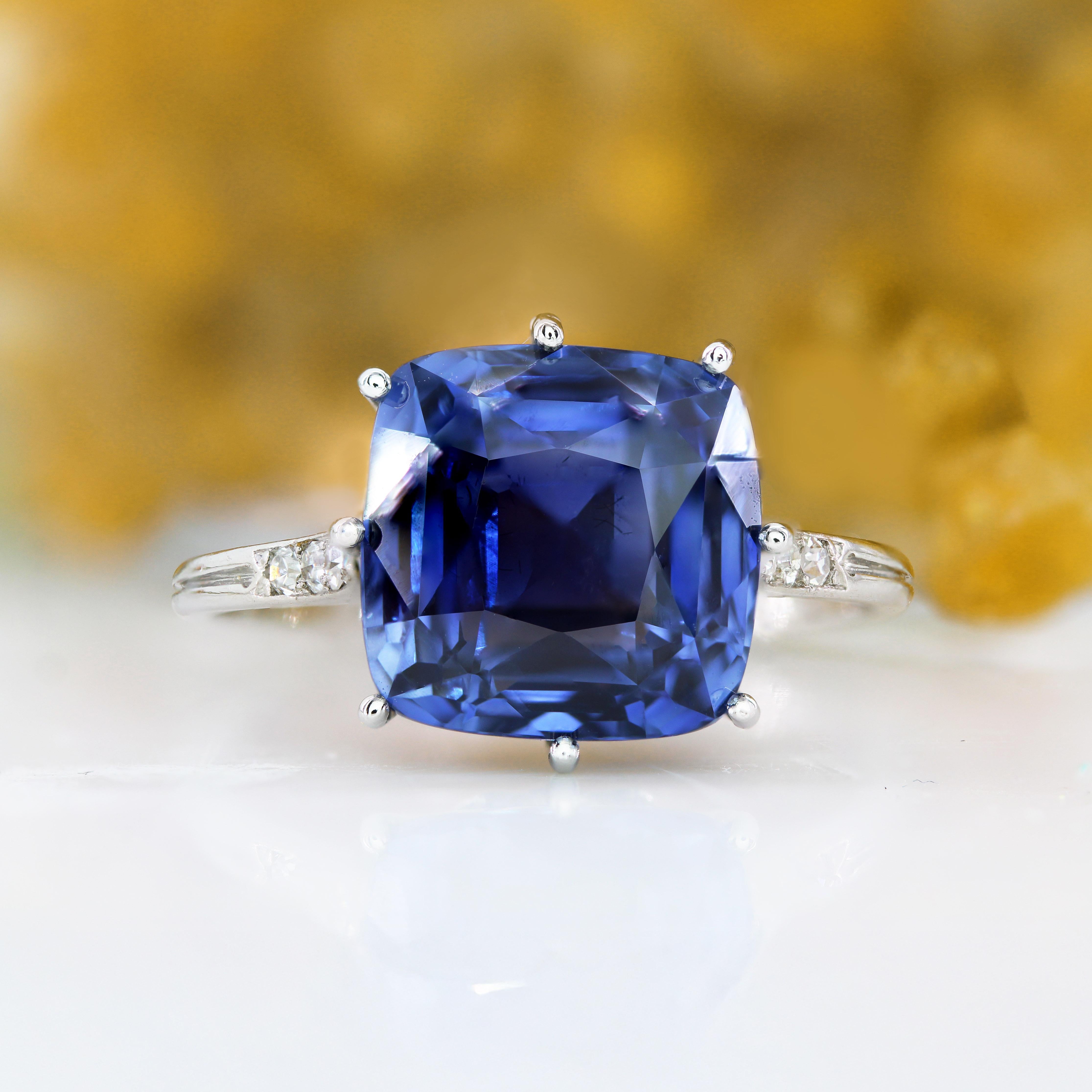 Franzsischer Art-dco-Ring mit natrlichem Kornblumen-Saphir und Diamanten, 1930er Jahre (Art déco) im Angebot