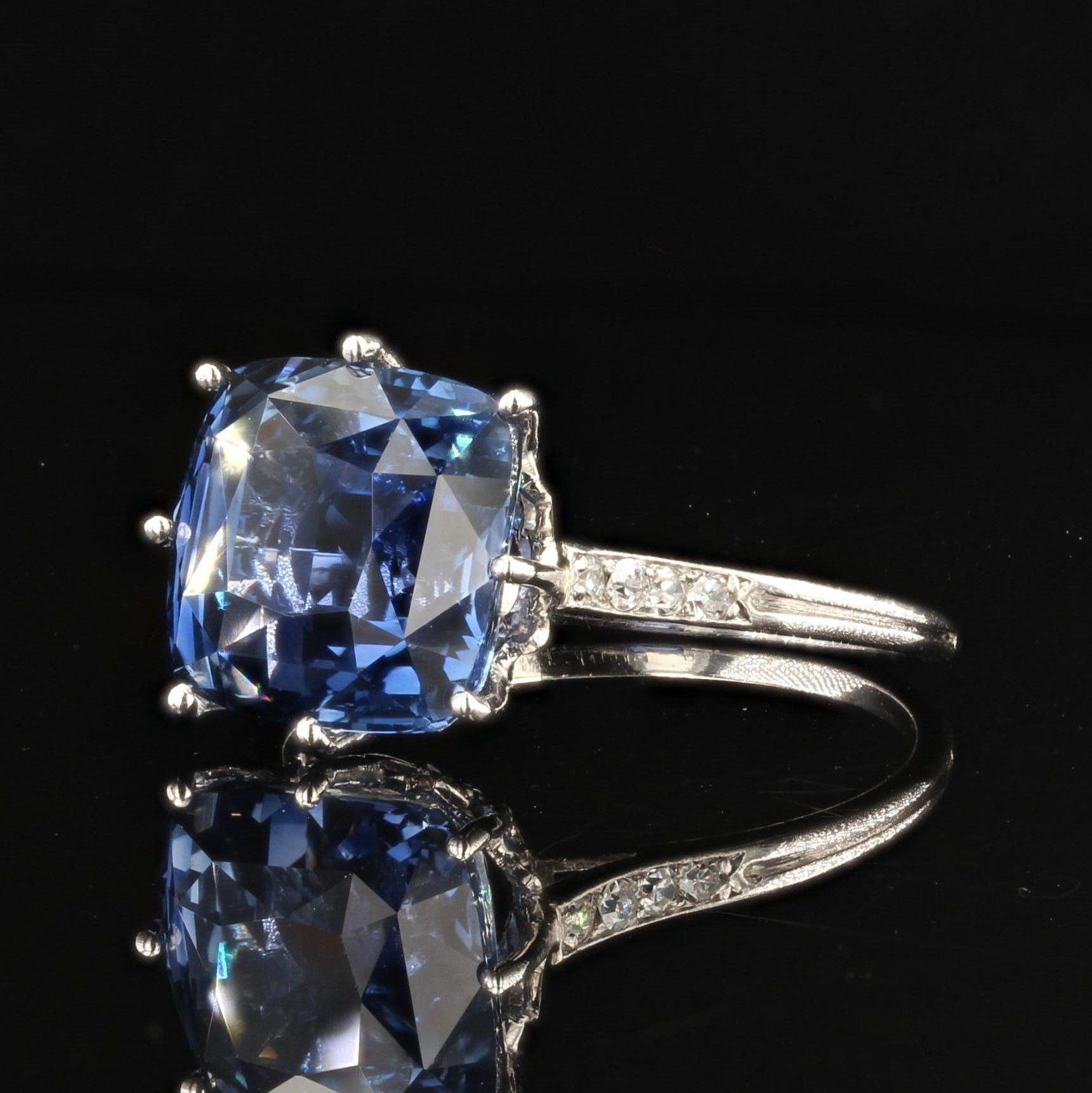 French 1930s Art Deco Natural Cornflower Certified Sapphire Diamonds Ring For Sale 1