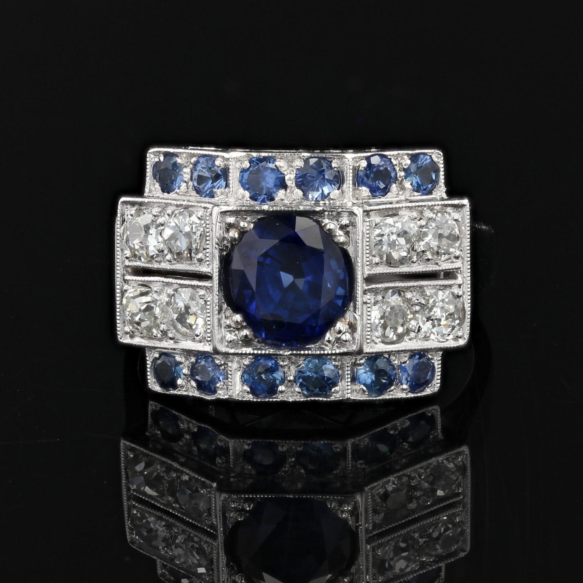 Round Cut French 1930s Art Deco Sapphire Diamonds 18 Karat White Gold Ring