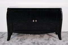 French 1930s Art Deco Sideboard in Black Lacquer with Curved Feet and two Doors