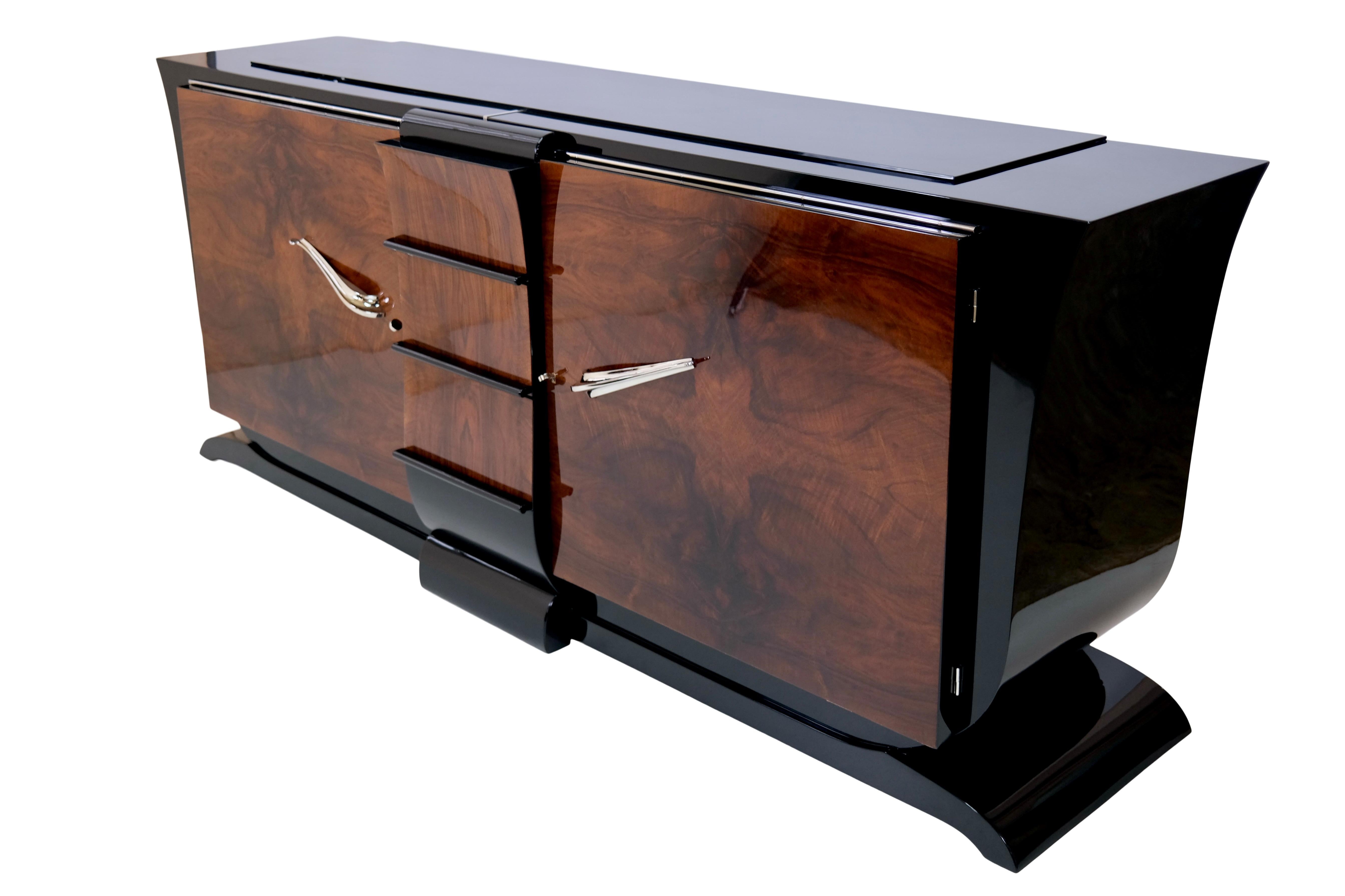 Blackened French 1930s Art Deco Sideboard with Nutwood Veneer and Black Lacquer Body