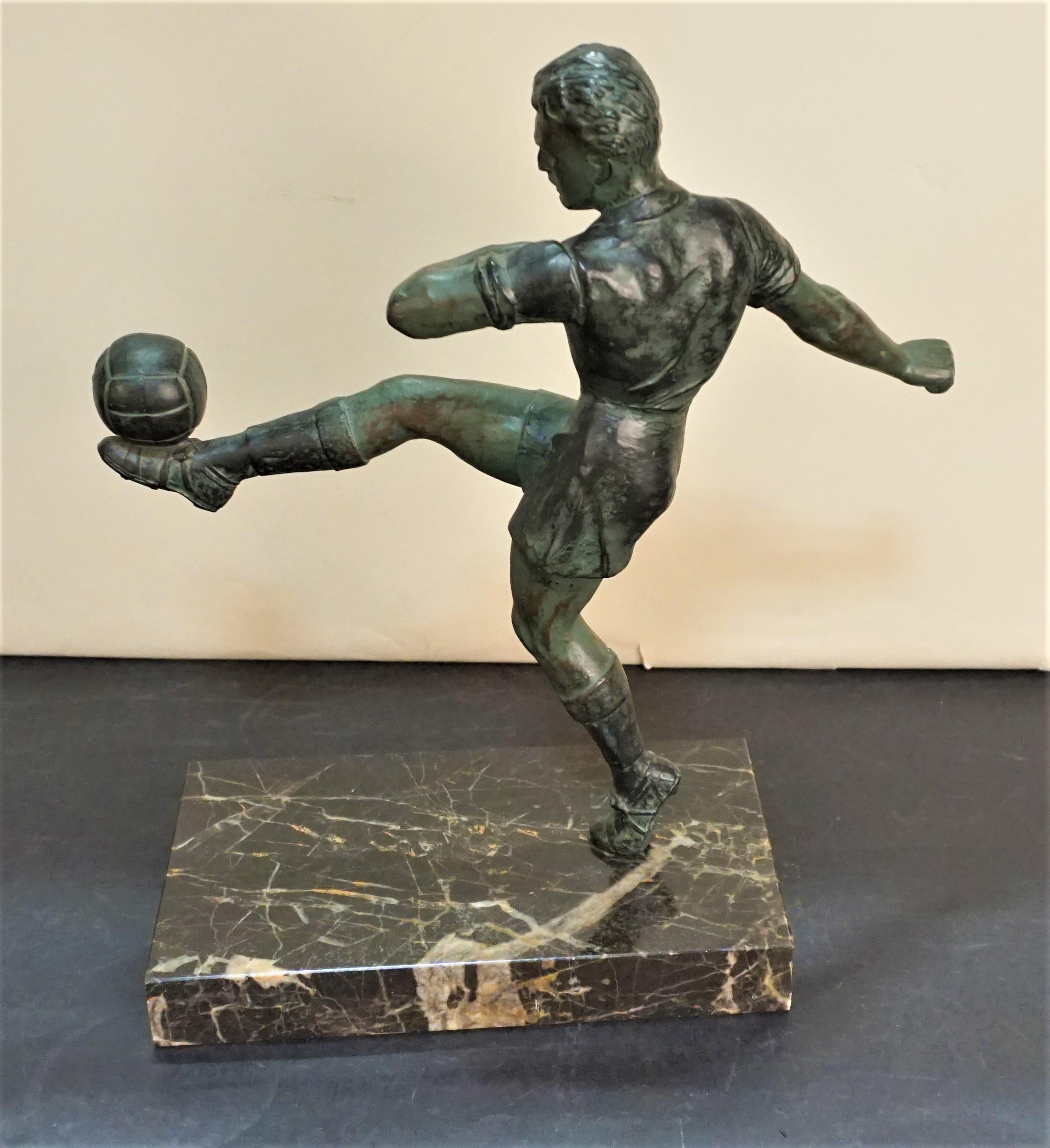 Französische 1930er Art Deco Fußball oder Fußballspieler Skulptur (Art déco)