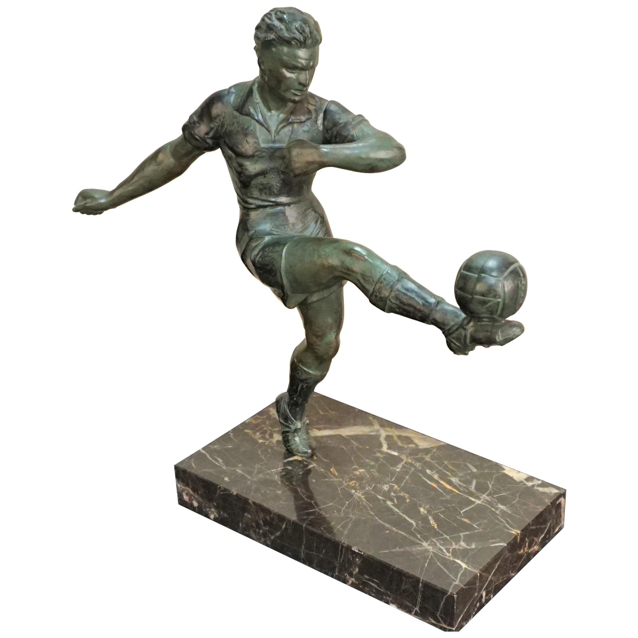 Französische 1930er Art Deco Fußball oder Fußballspieler Skulptur