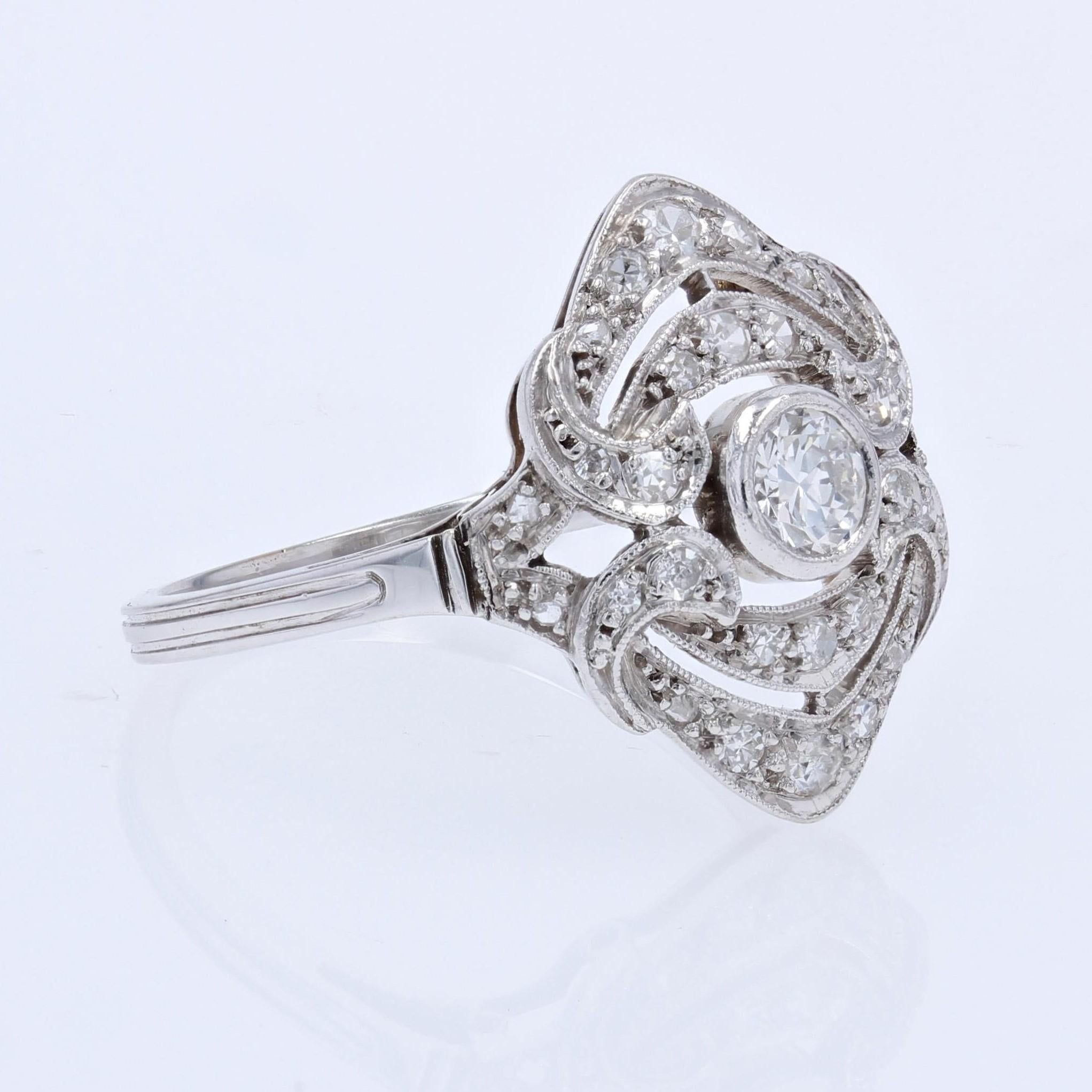 French 1930s Art Deco Style Diamonds 18 Karat White Gold Ring For Sale 3