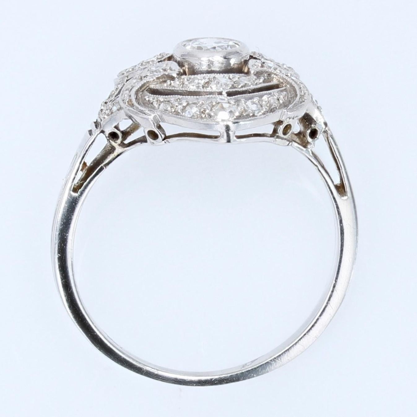 Anello francese anni '30 in stile Art Deco con diamanti in oro bianco 18 carati in vendita 9
